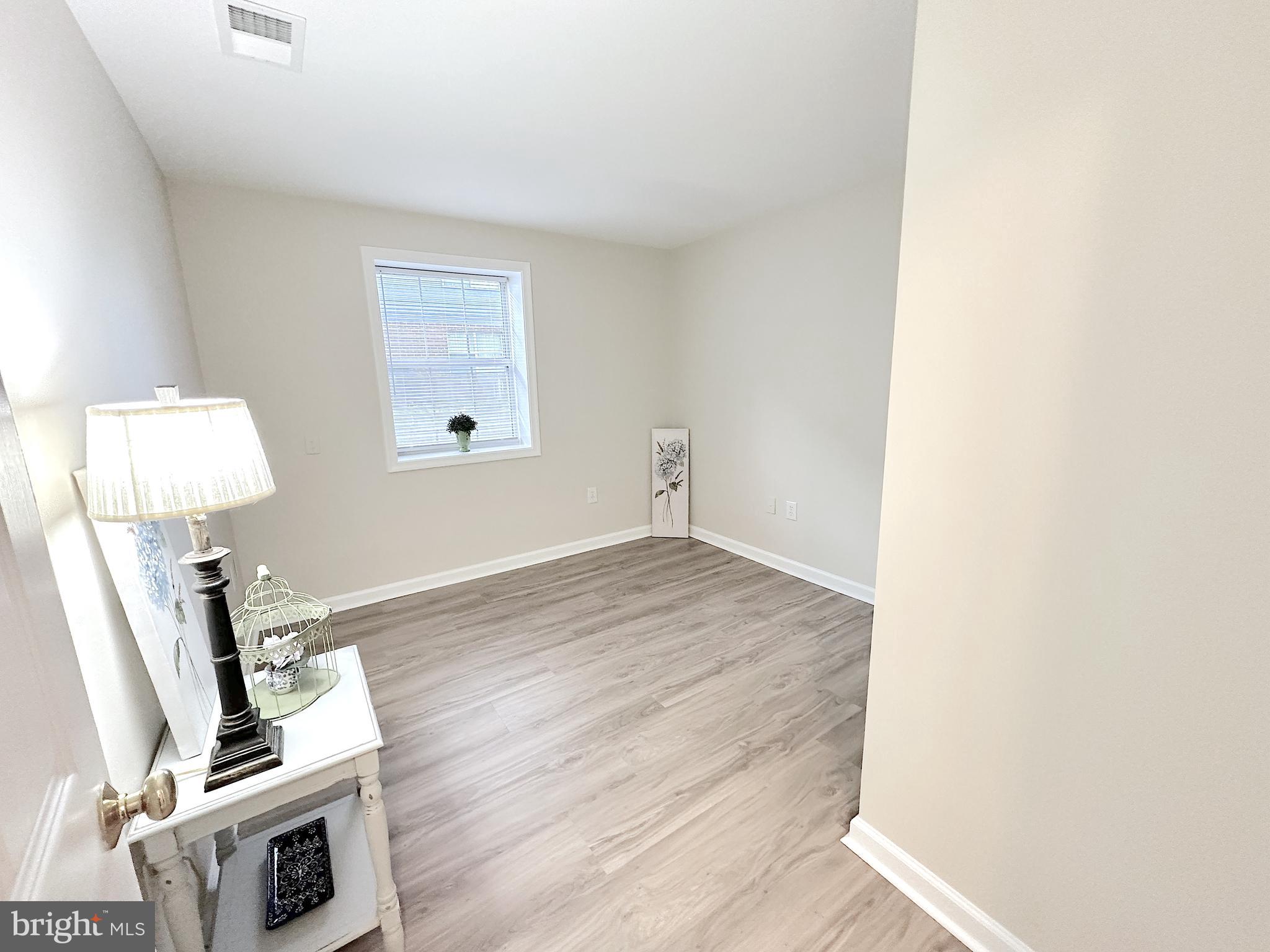 SUNNINGDALE MEADOWS - Residential