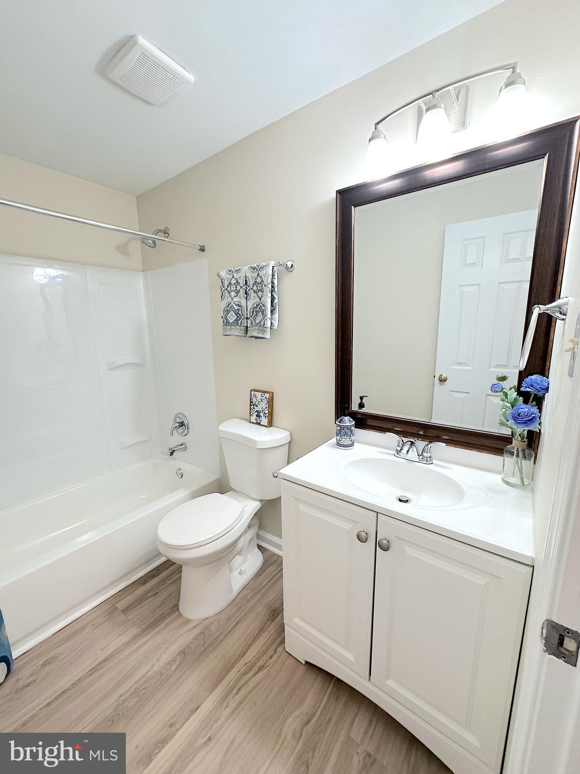 SUNNINGDALE MEADOWS - Residential