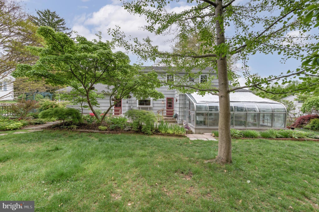 Photo of 19 Farm Road, EWING, NJ 08638 (MLS # NJME2073224)
