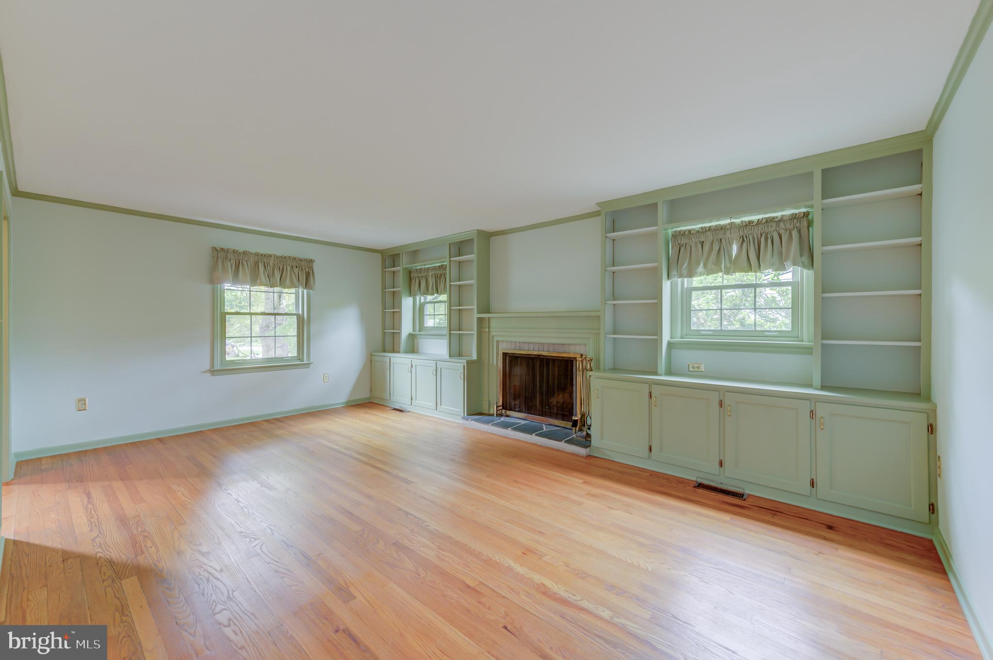 19 FARM ROAD