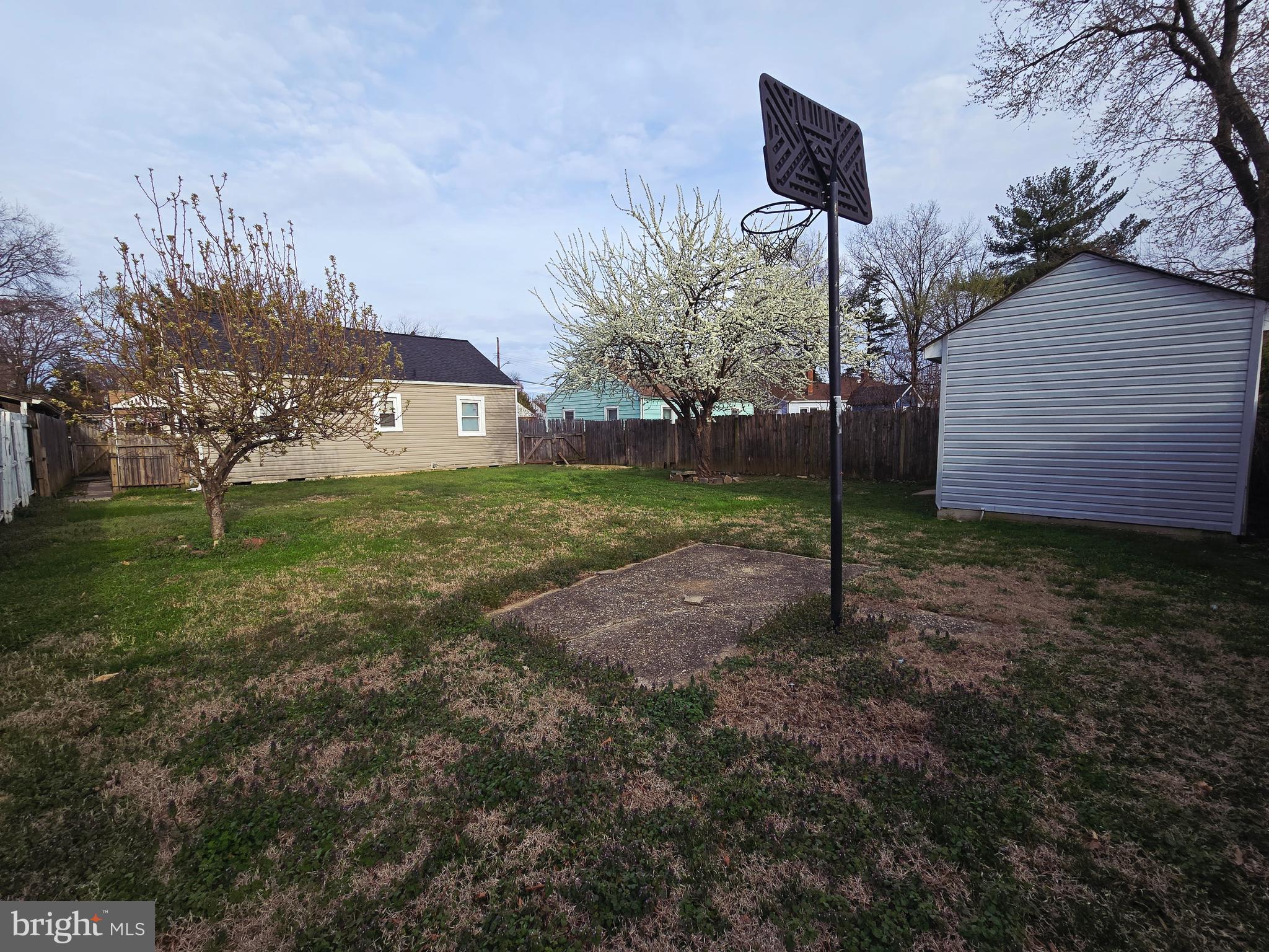 QUEENS CHAPEL MANOR - Residential