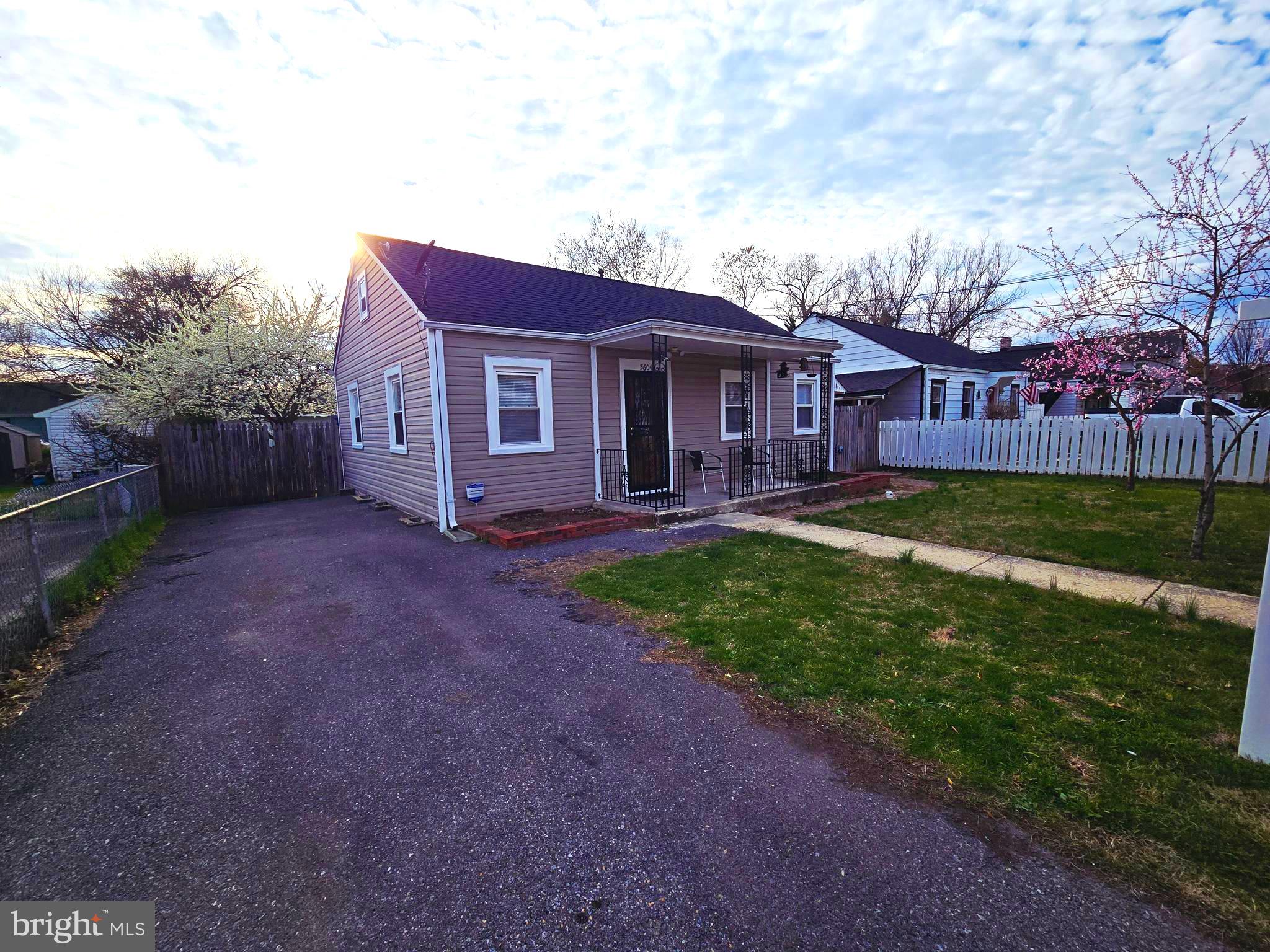 QUEENS CHAPEL MANOR - Residential