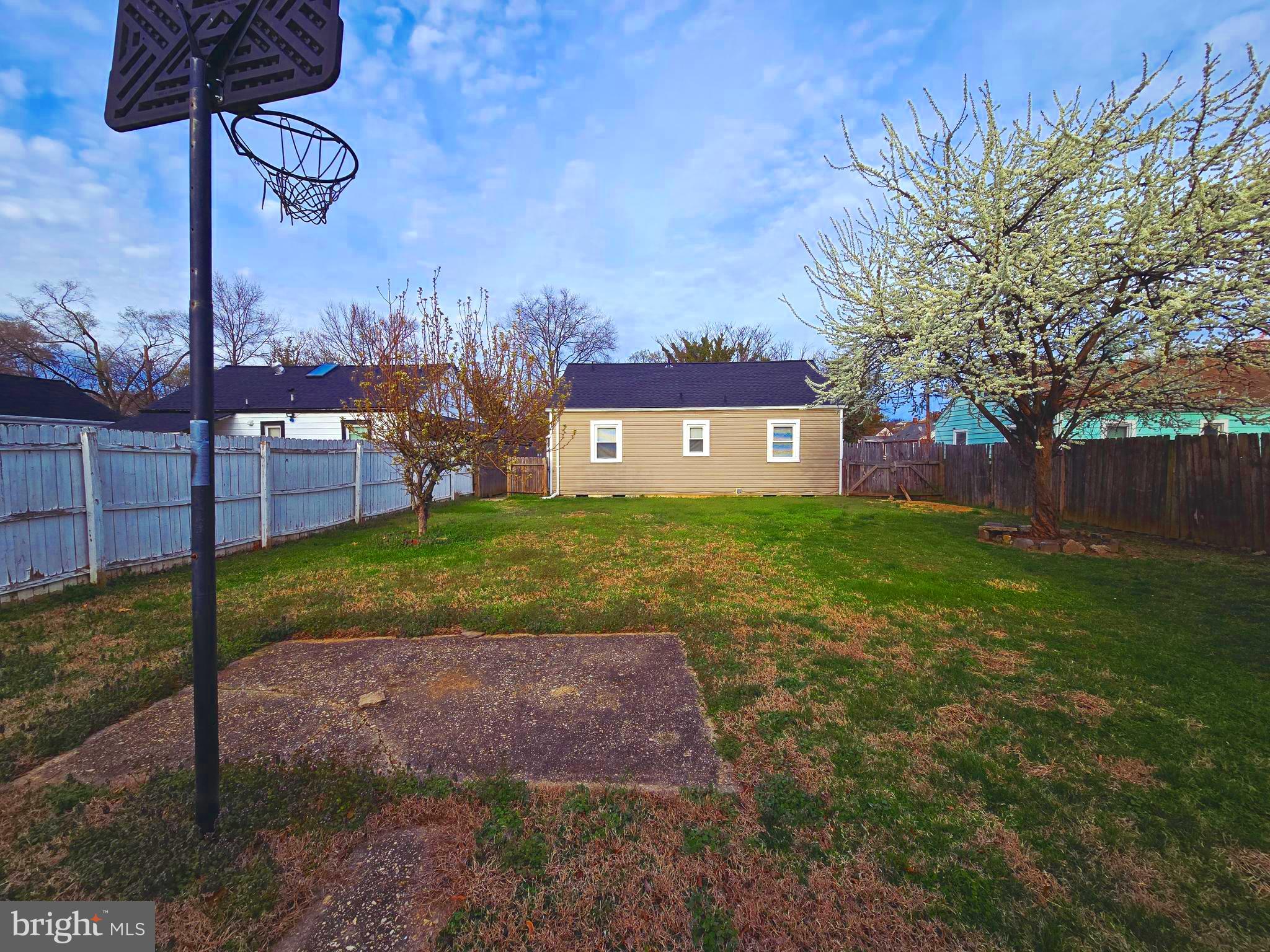 QUEENS CHAPEL MANOR - Residential