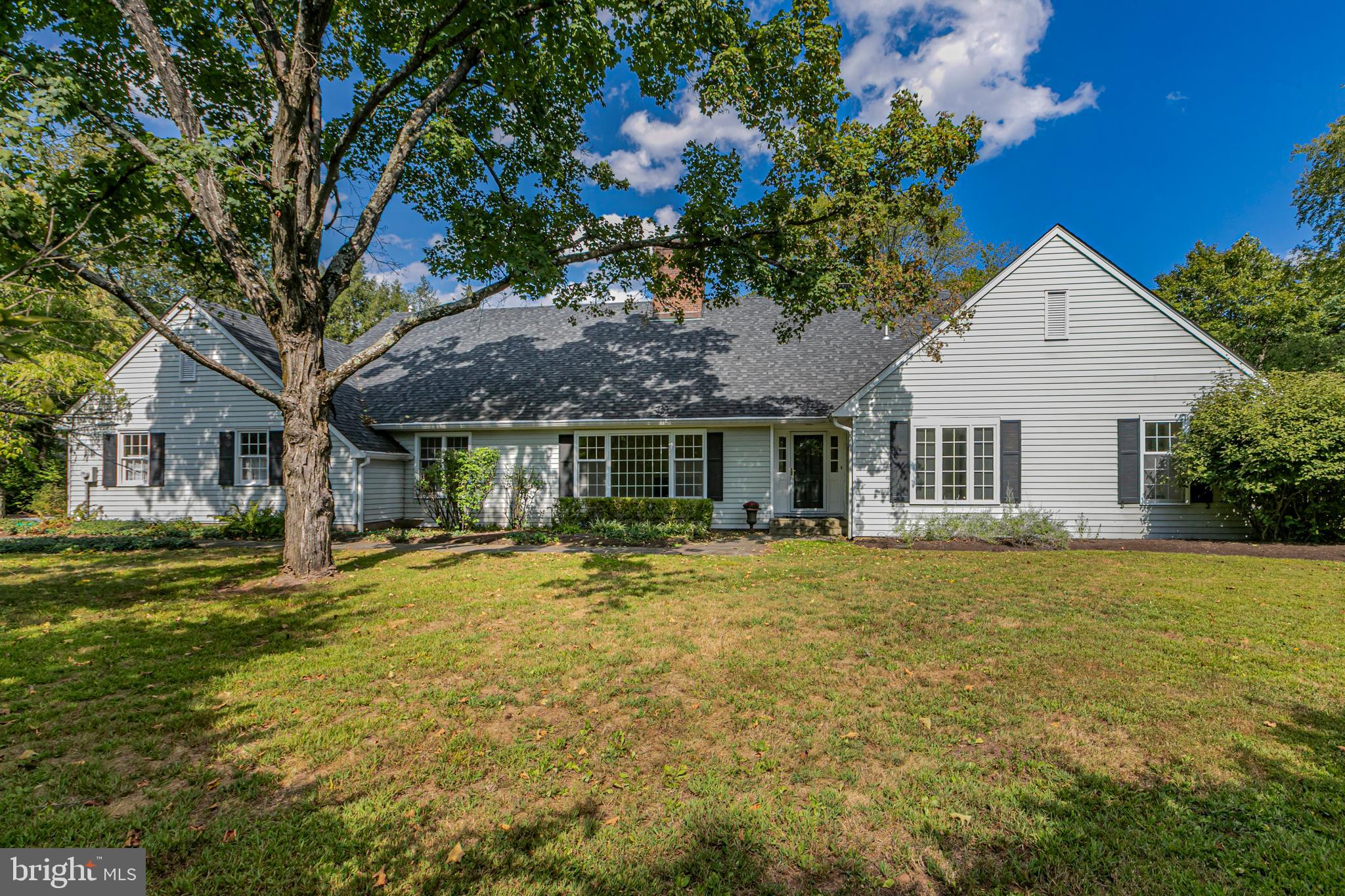 325 MOUNTAINVIEW ROAD