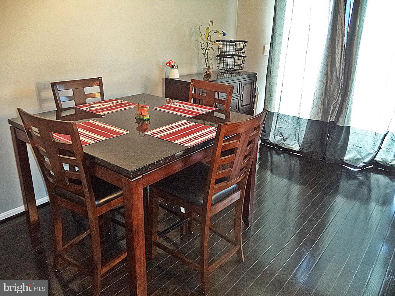 RIDGEFIELD - Residential