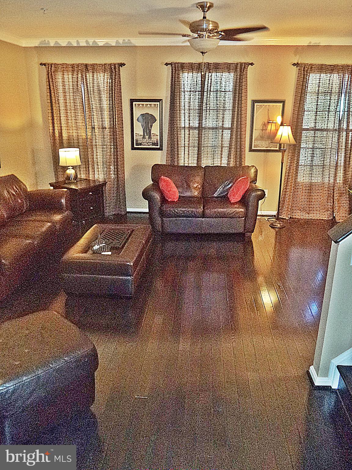 RIDGEFIELD - Residential