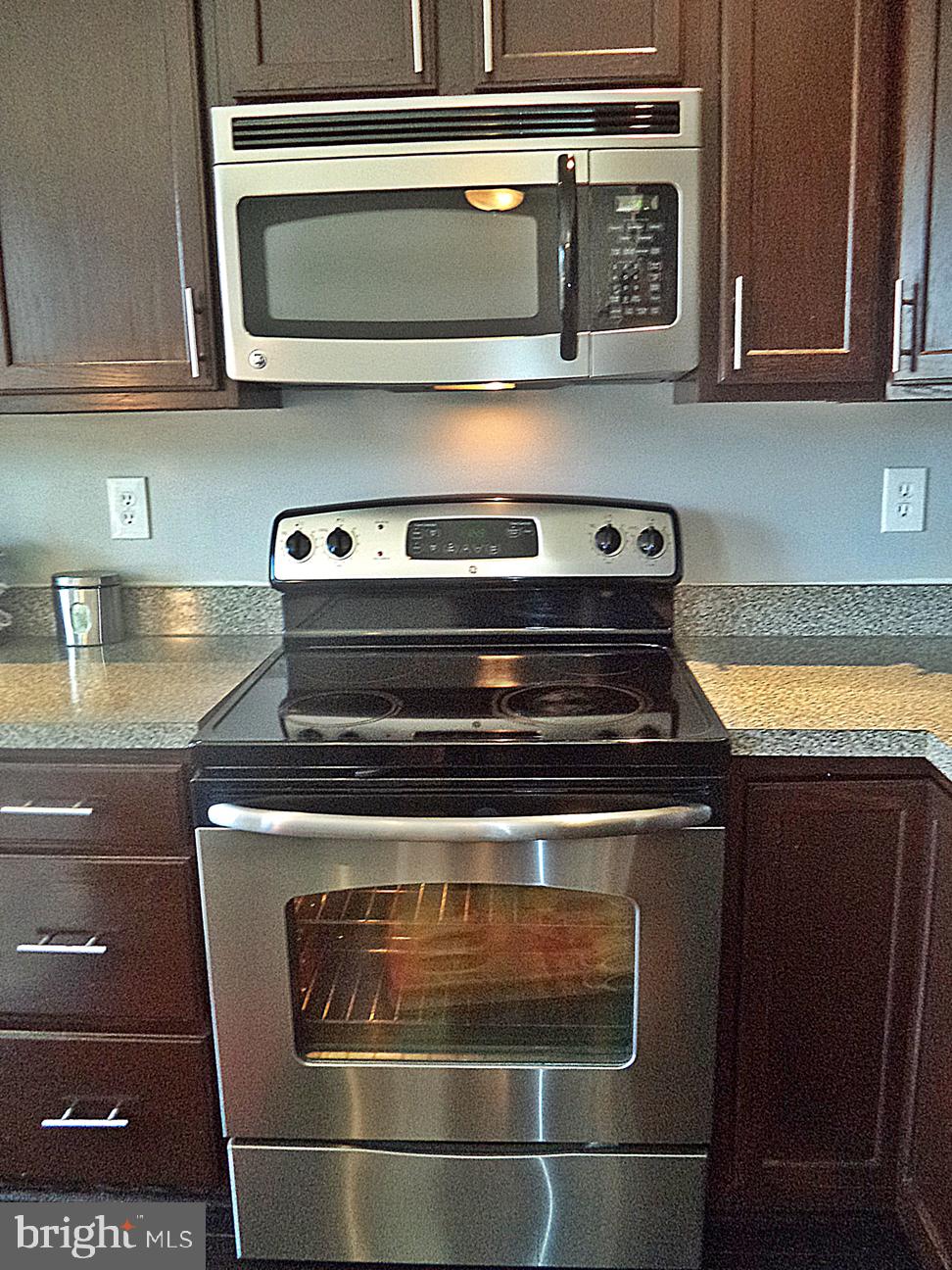 RIDGEFIELD - Residential