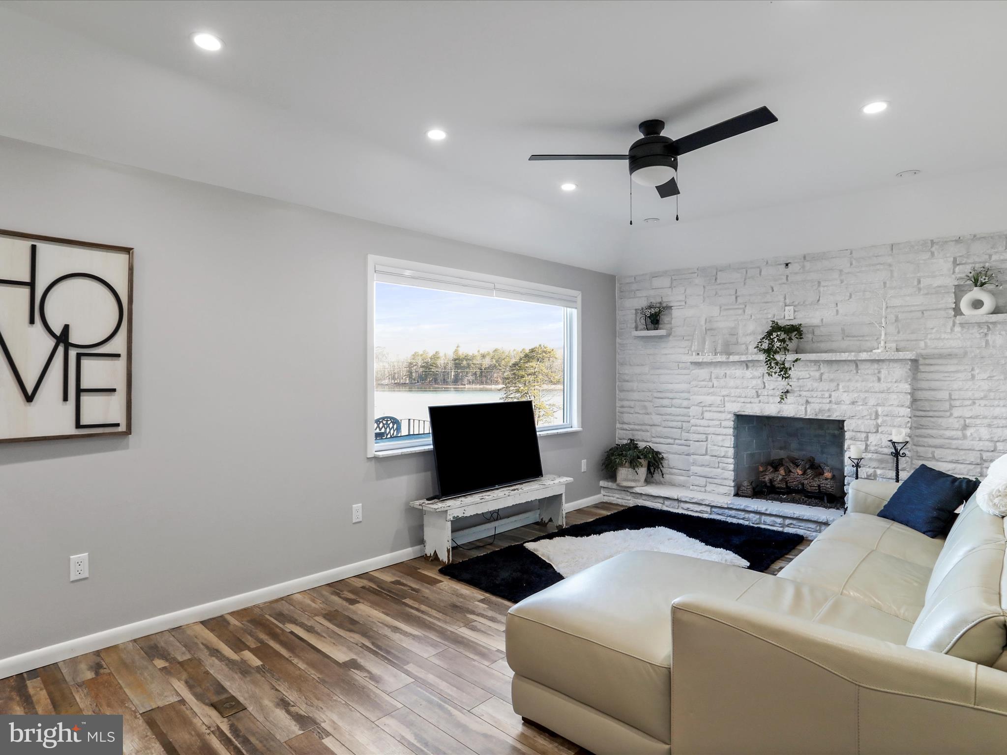 DEEP CREEK - Residential