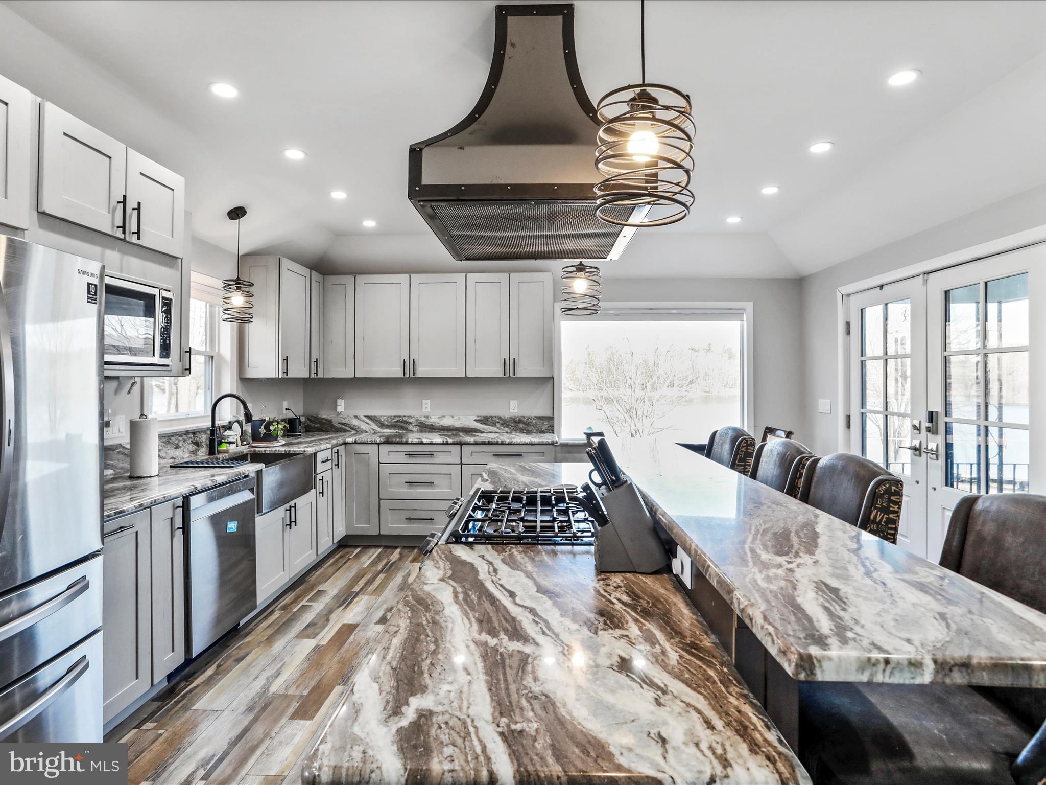 DEEP CREEK - Residential