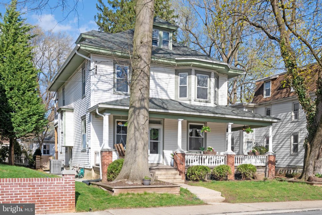 Photo of 109 S Hazel Street, MANHEIM, PA 17545 (MLS # PALA2067856)