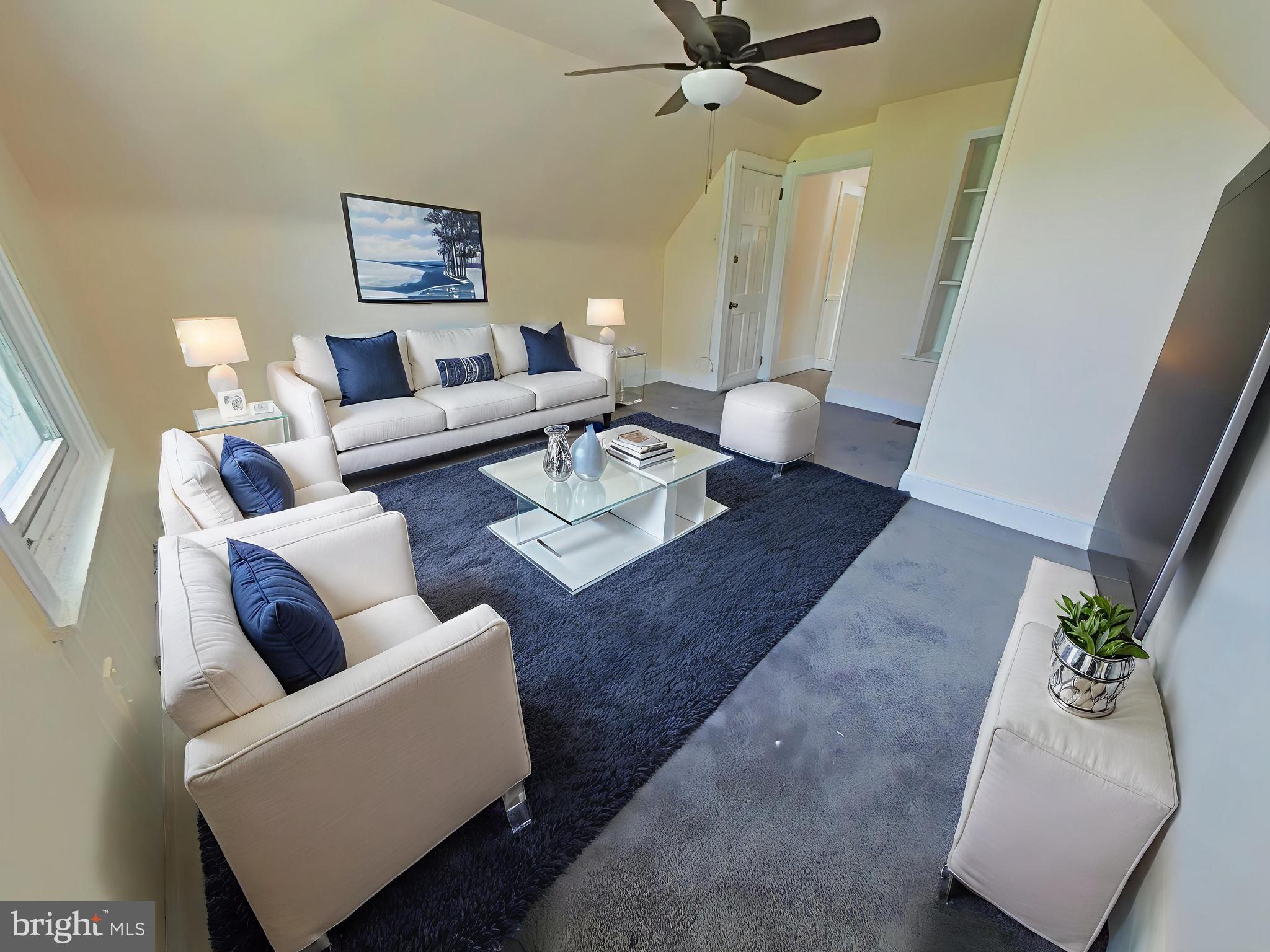 921 WOODLAND AVENUE