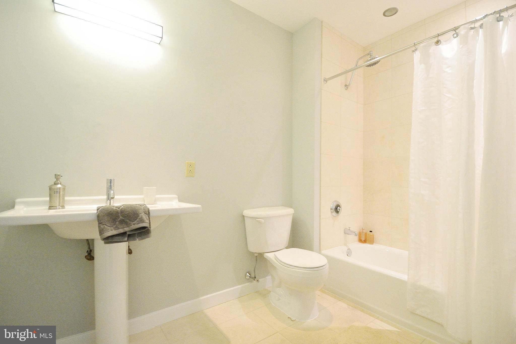 1900 HAMILTON STREET 101