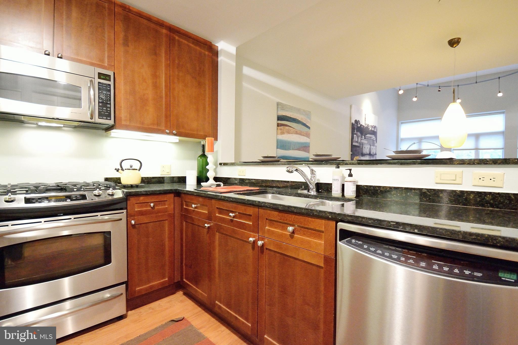 1900 HAMILTON STREET 101