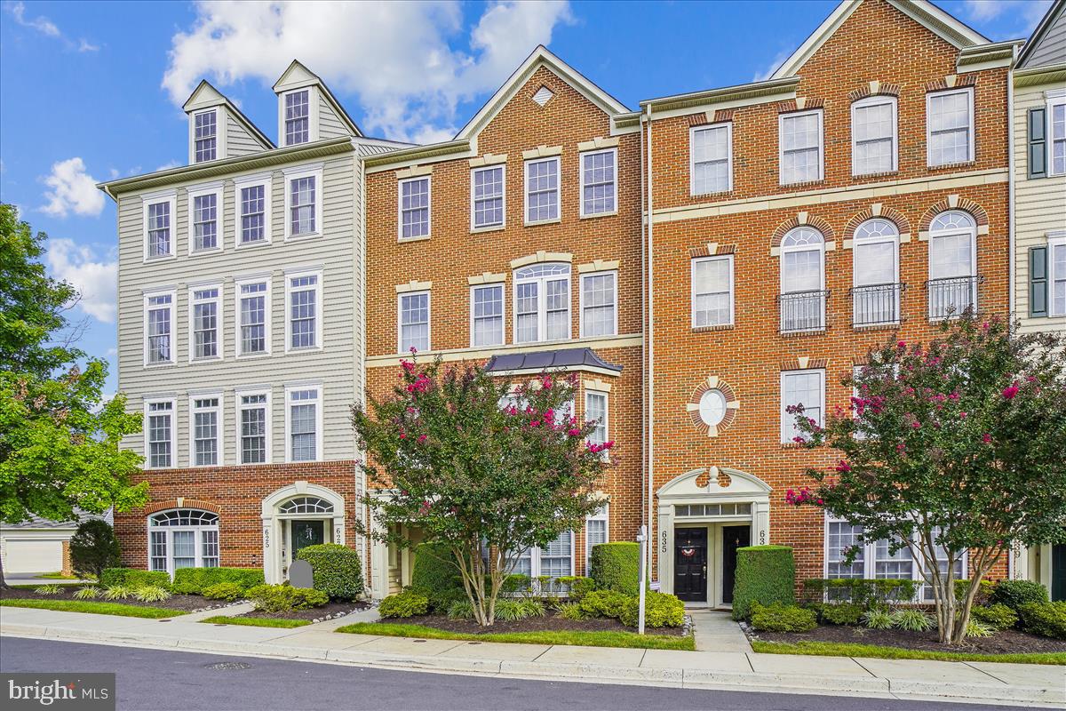 HIDDEN CREEK - Residential Lease