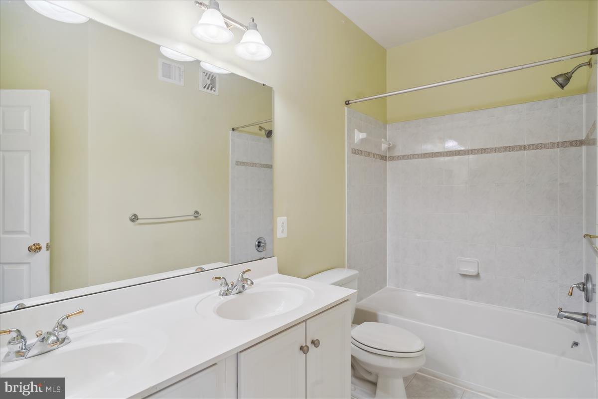 HIDDEN CREEK - Residential Lease