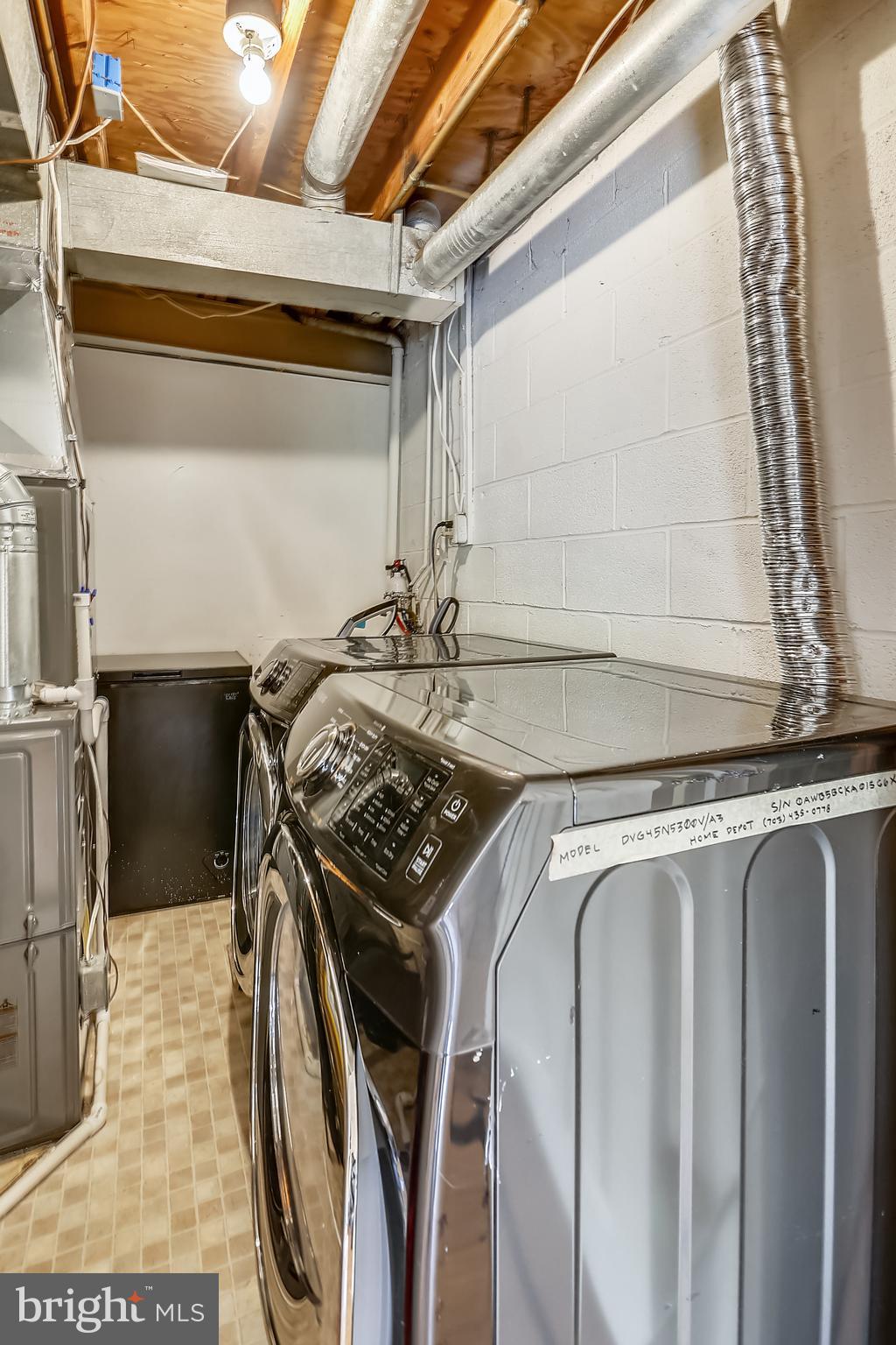 DEEPWOOD - Residential Lease