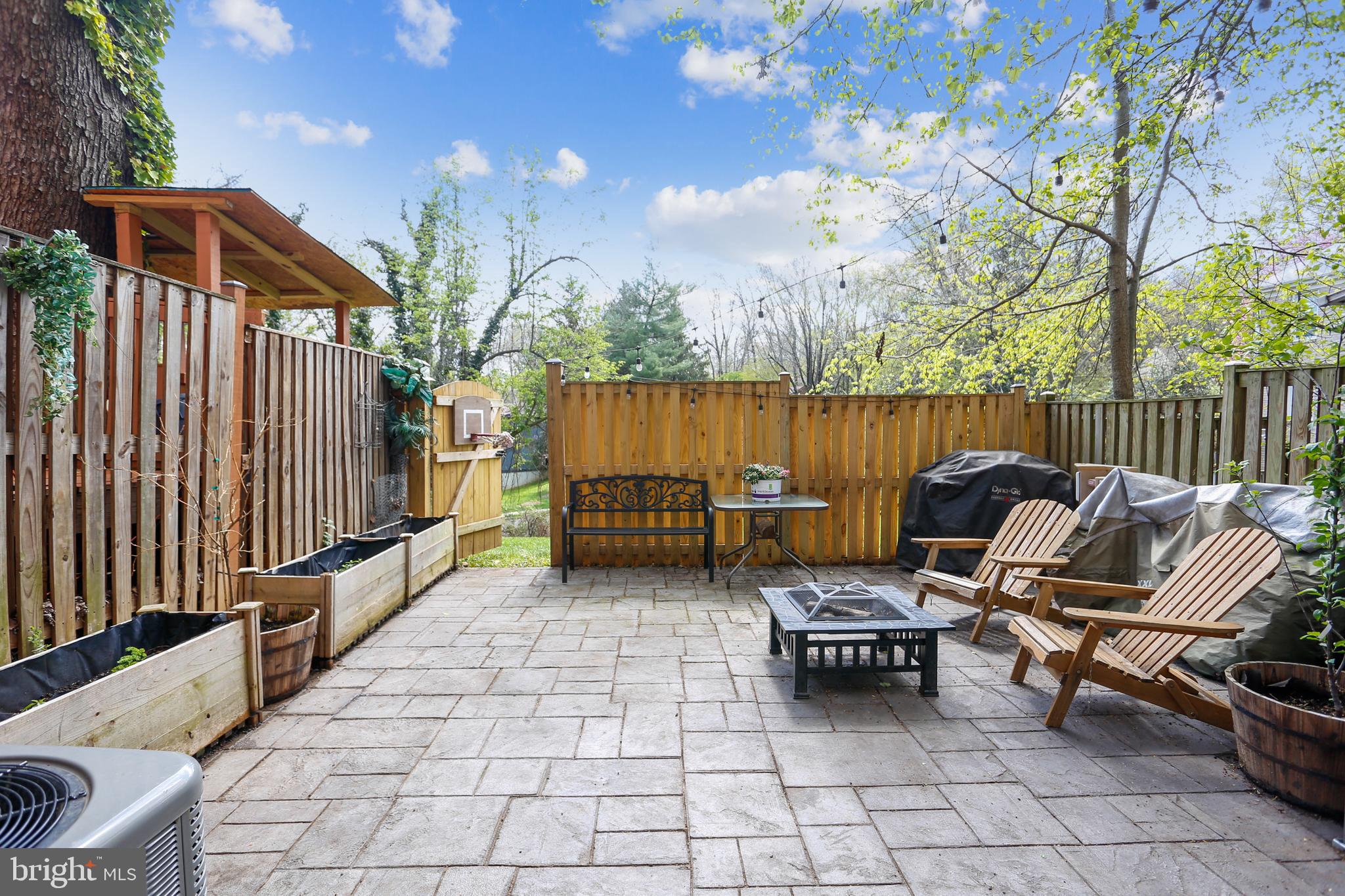 DEEPWOOD - Residential Lease