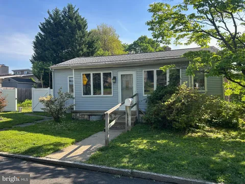 133 Maple Avenue, Belmont Hills, PA 19004 - MLS#: PAMC2138994