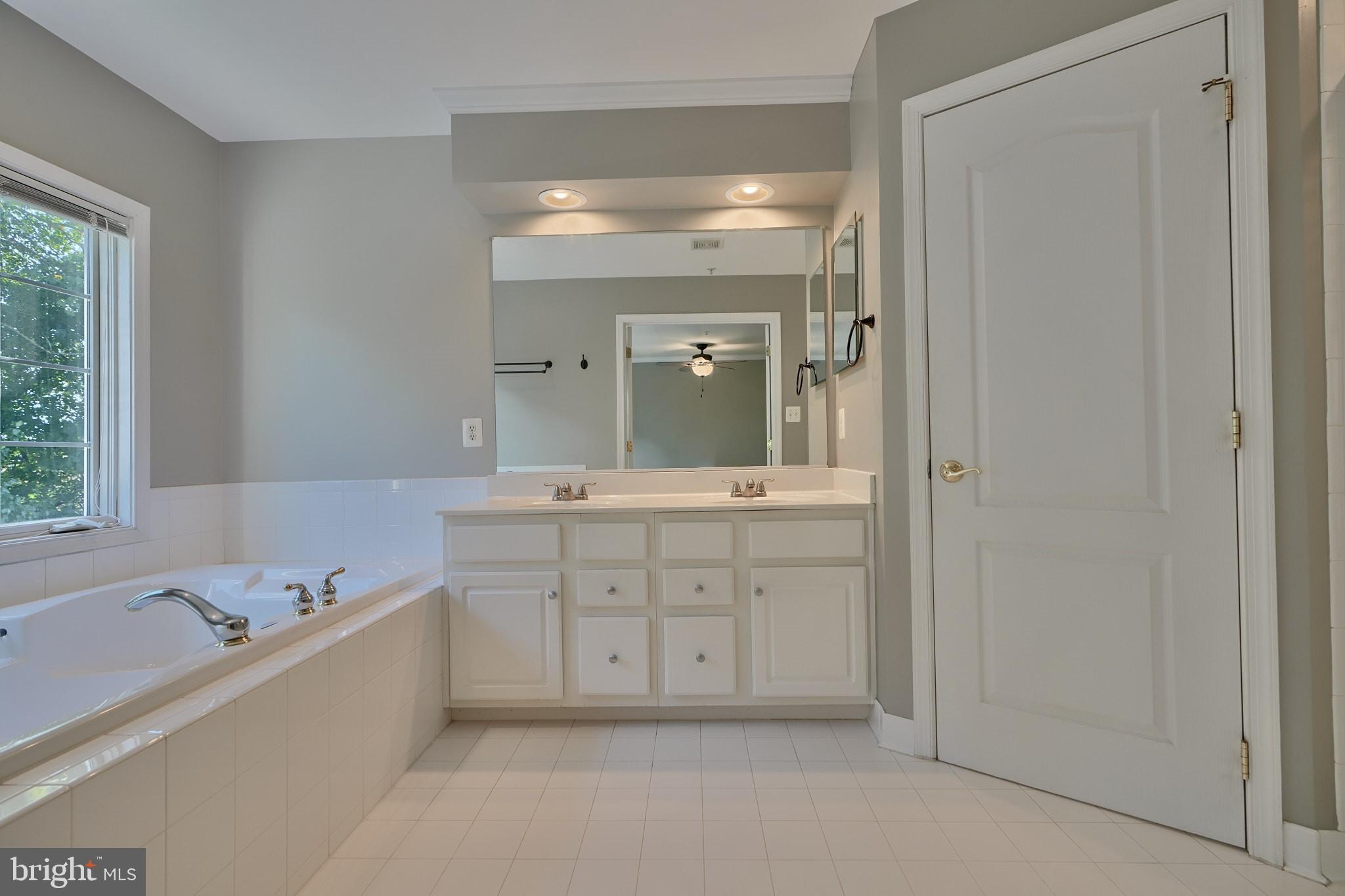 IRWINS CHOICE - Residential Lease