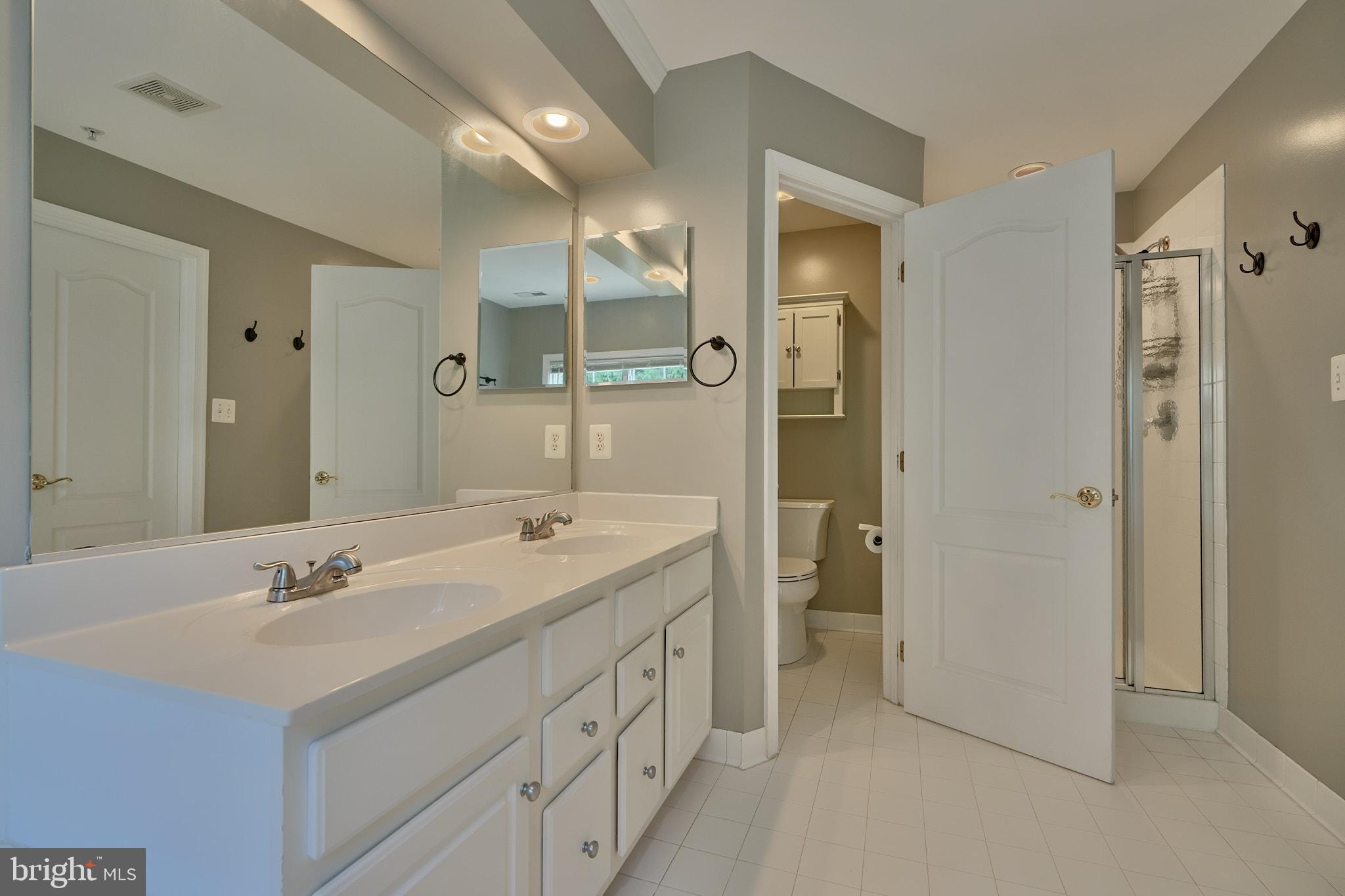 IRWINS CHOICE - Residential Lease