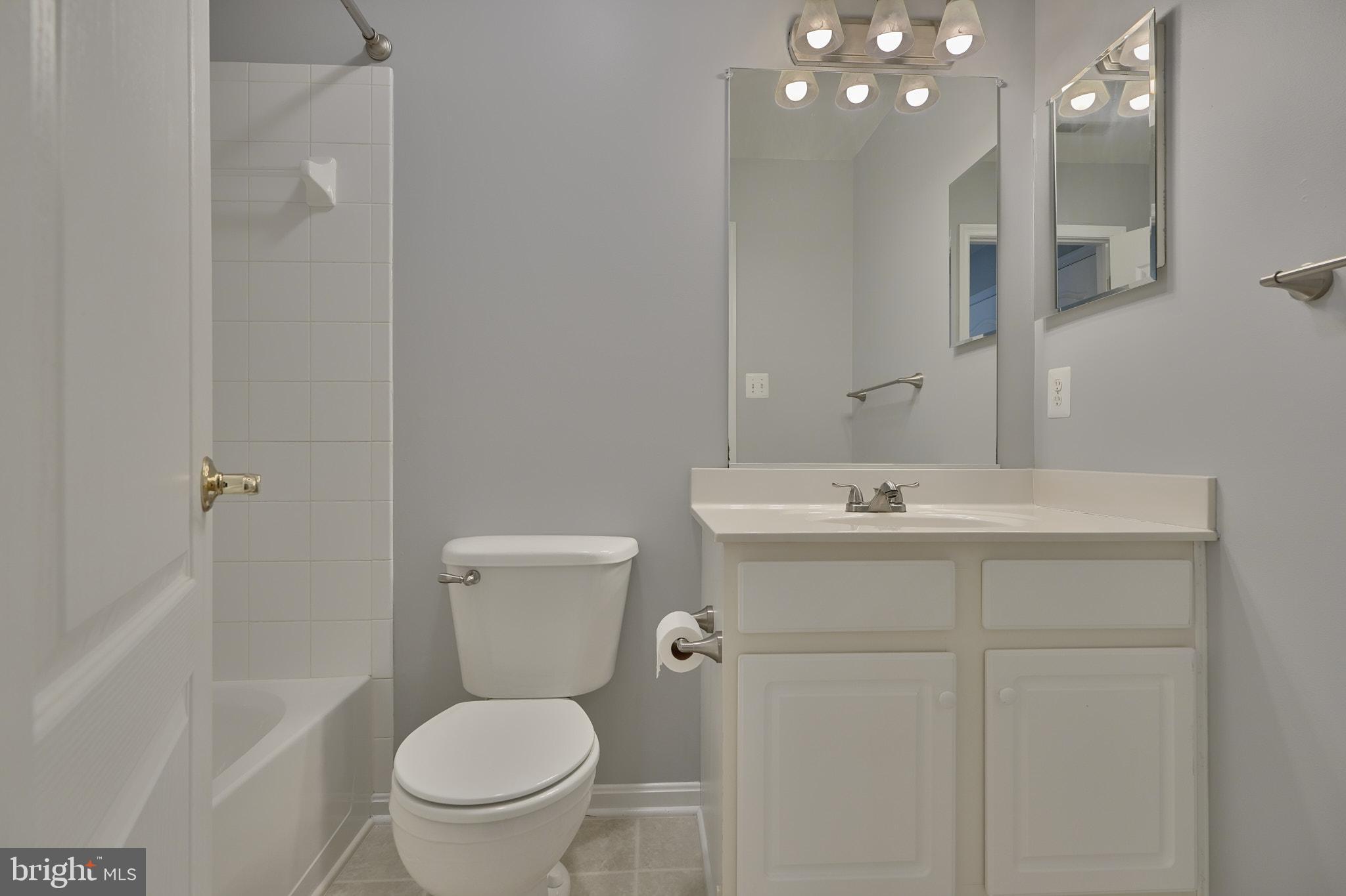 IRWINS CHOICE - Residential Lease