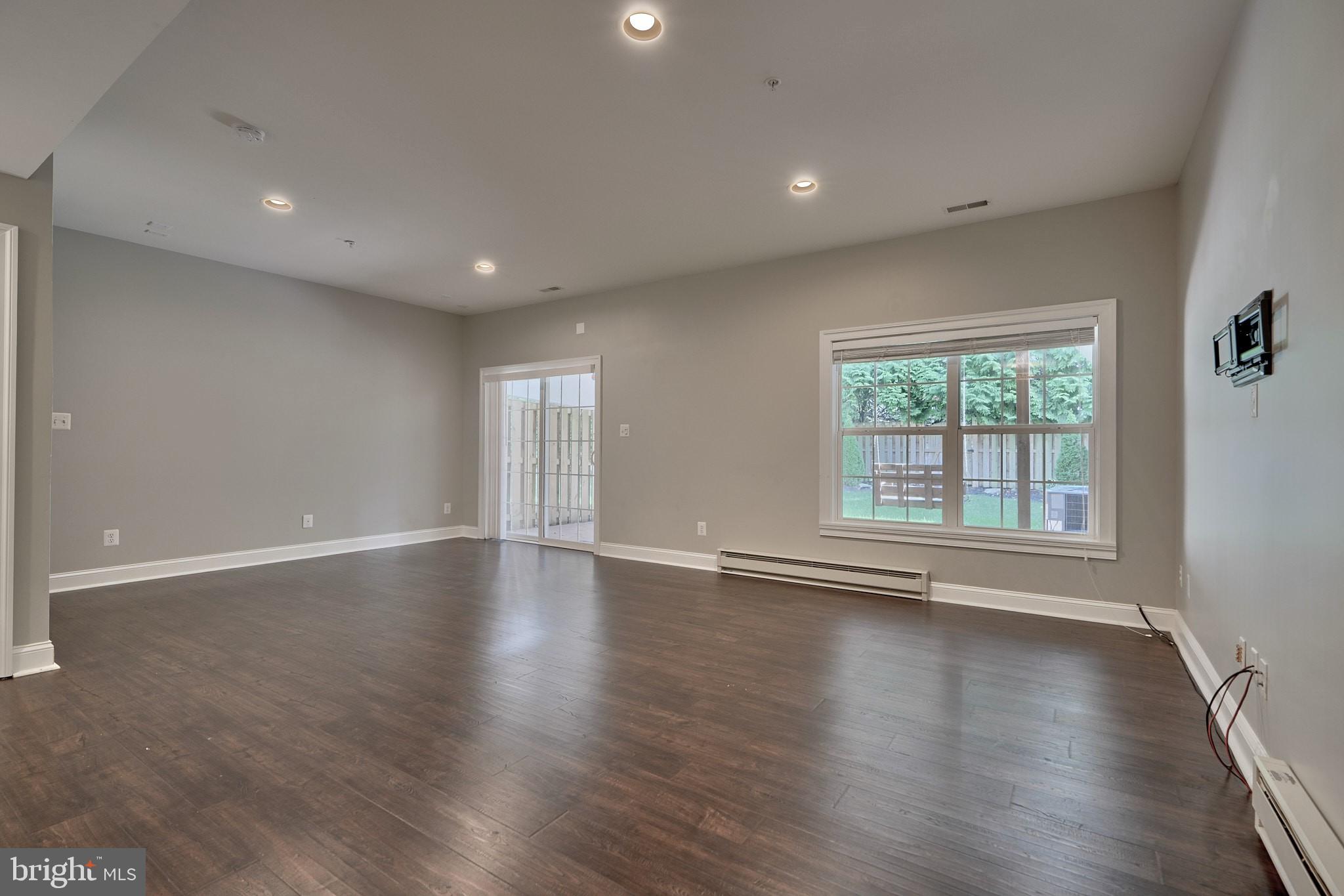 IRWINS CHOICE - Residential Lease