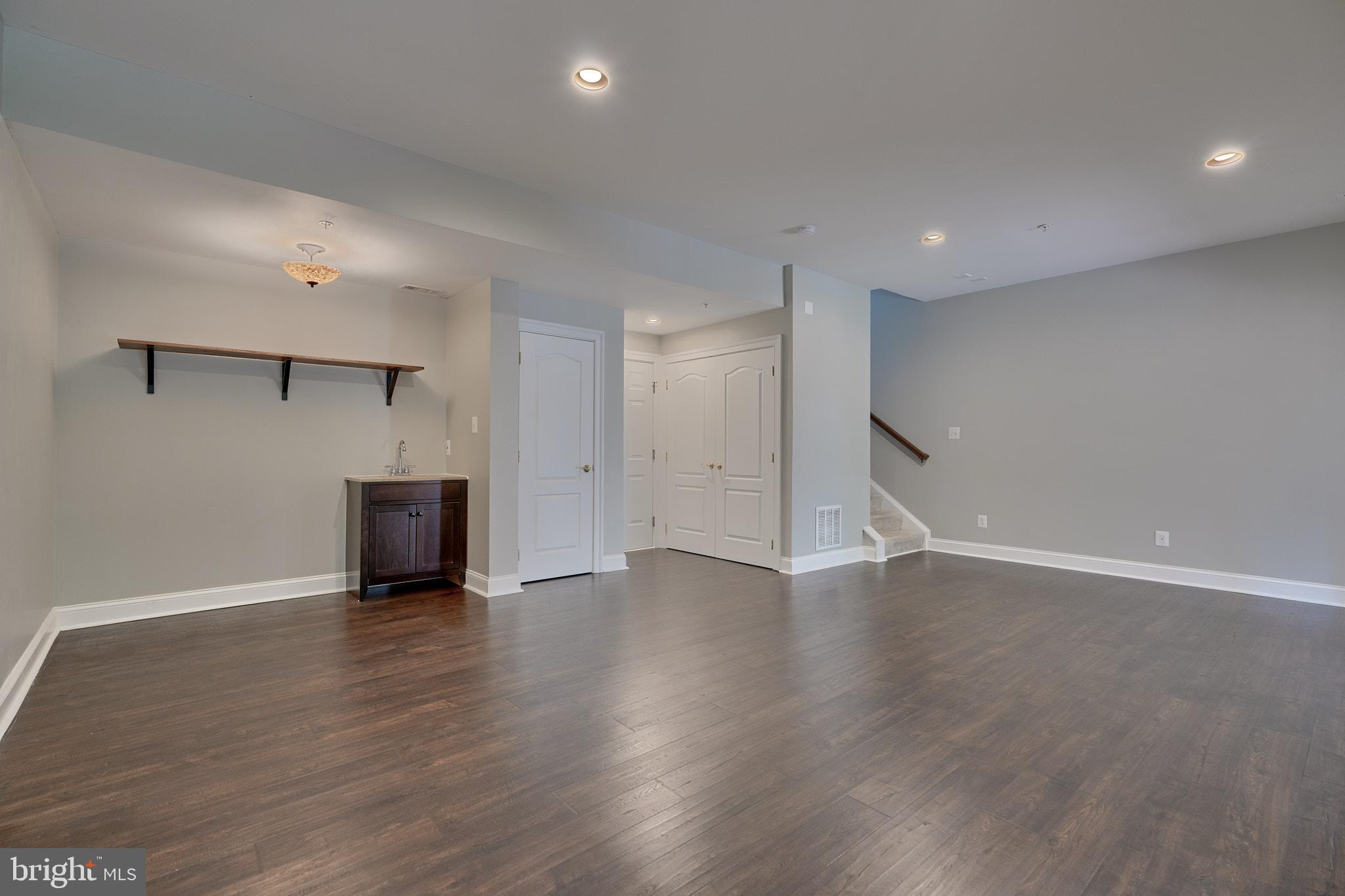 IRWINS CHOICE - Residential Lease