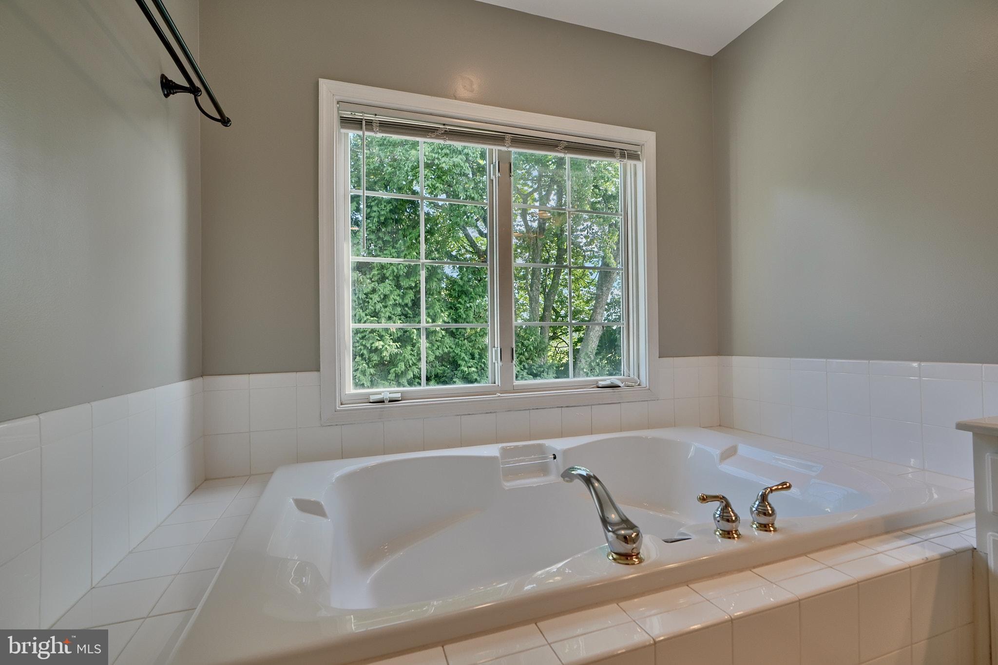 IRWINS CHOICE - Residential Lease