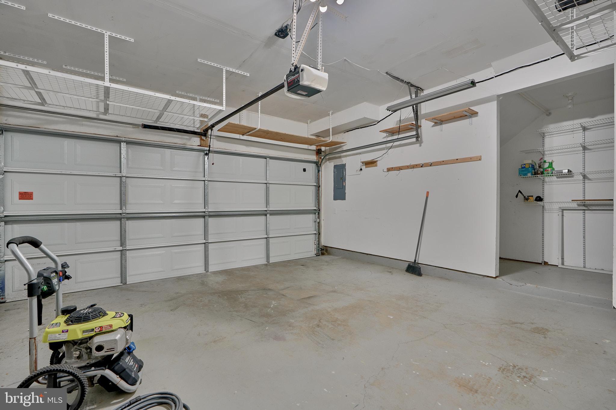 IRWINS CHOICE - Residential Lease