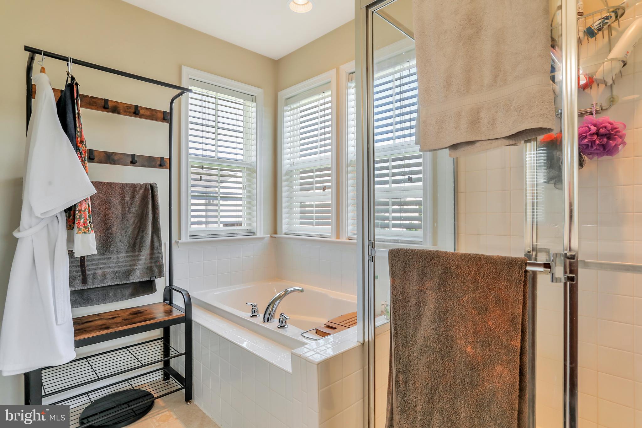 LAKELAND PLACE - Residential