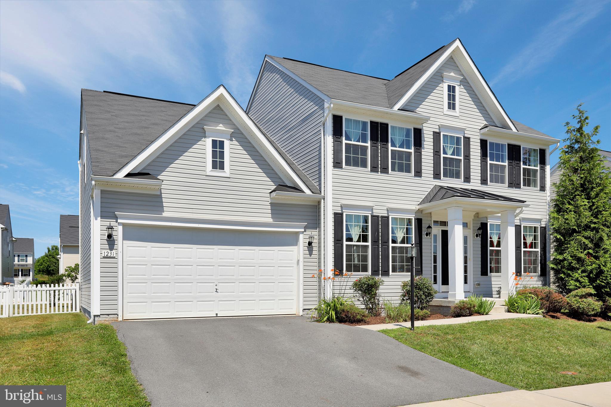 LAKELAND PLACE - Residential