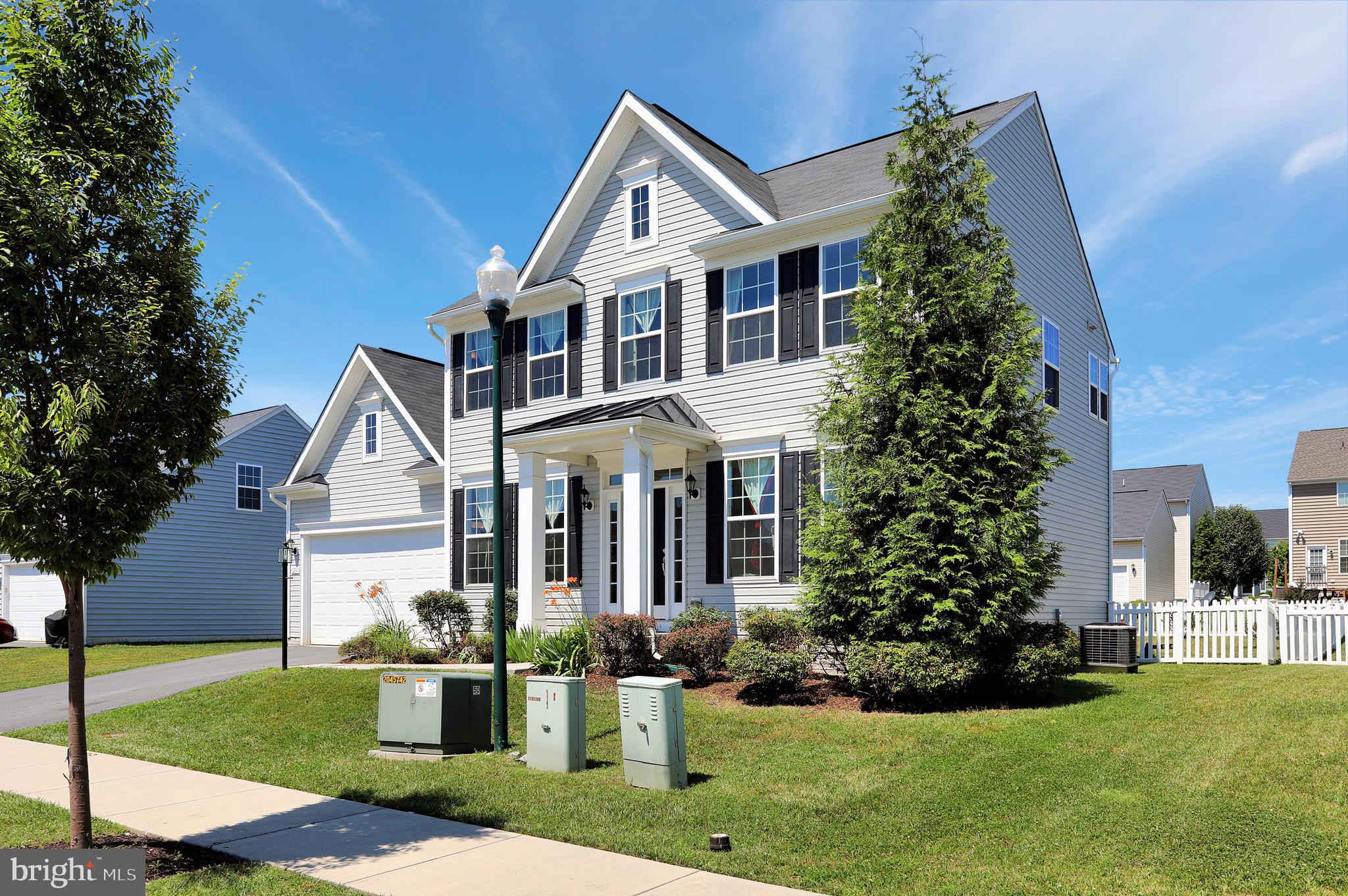 LAKELAND PLACE - Residential