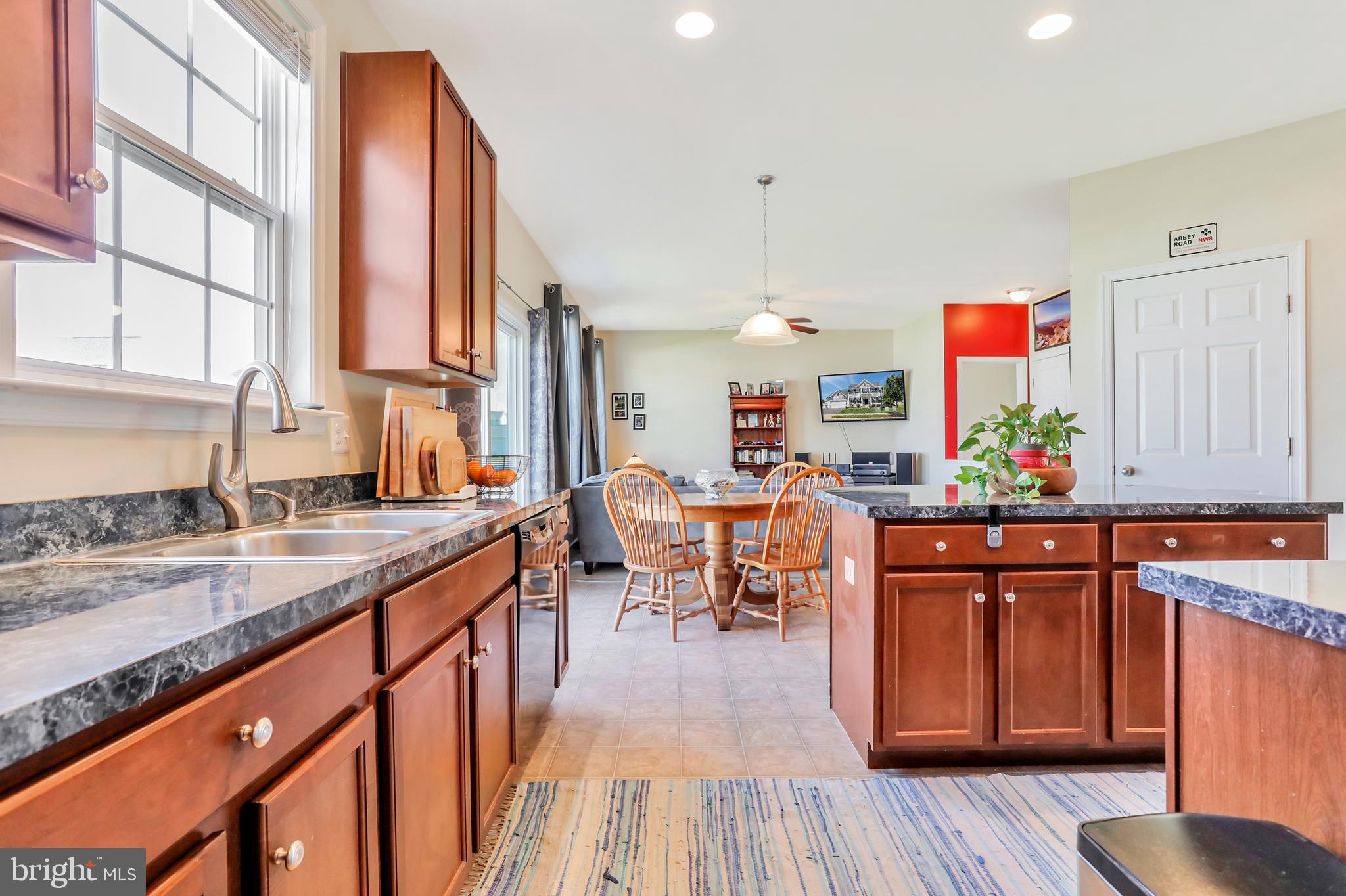 LAKELAND PLACE - Residential