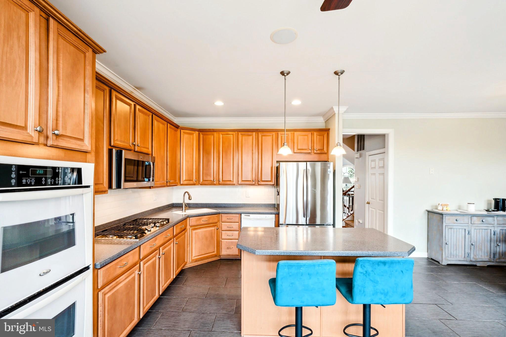 NORTHRIDGE VILLAGE - Residential