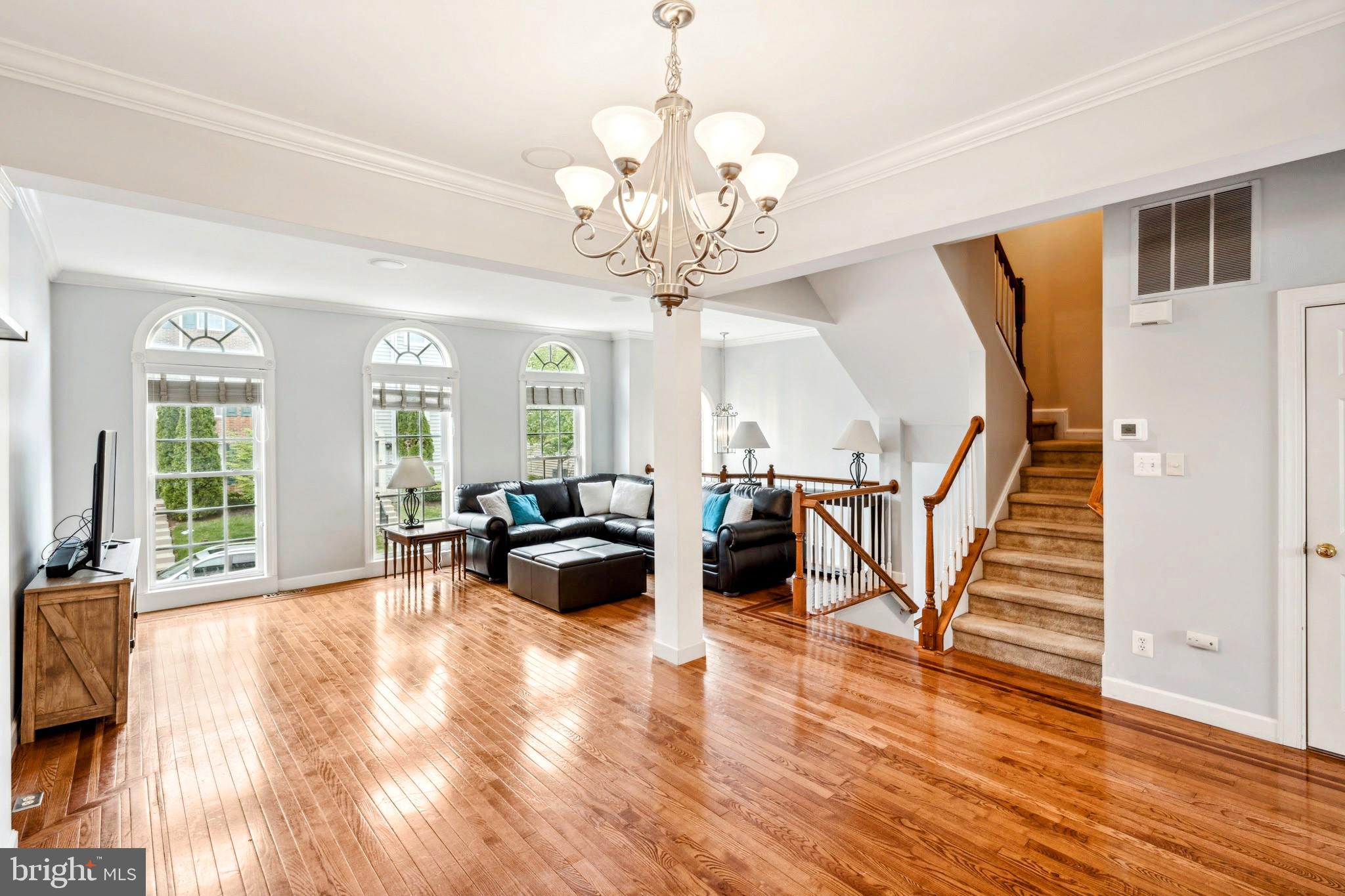 NORTHRIDGE VILLAGE - Residential