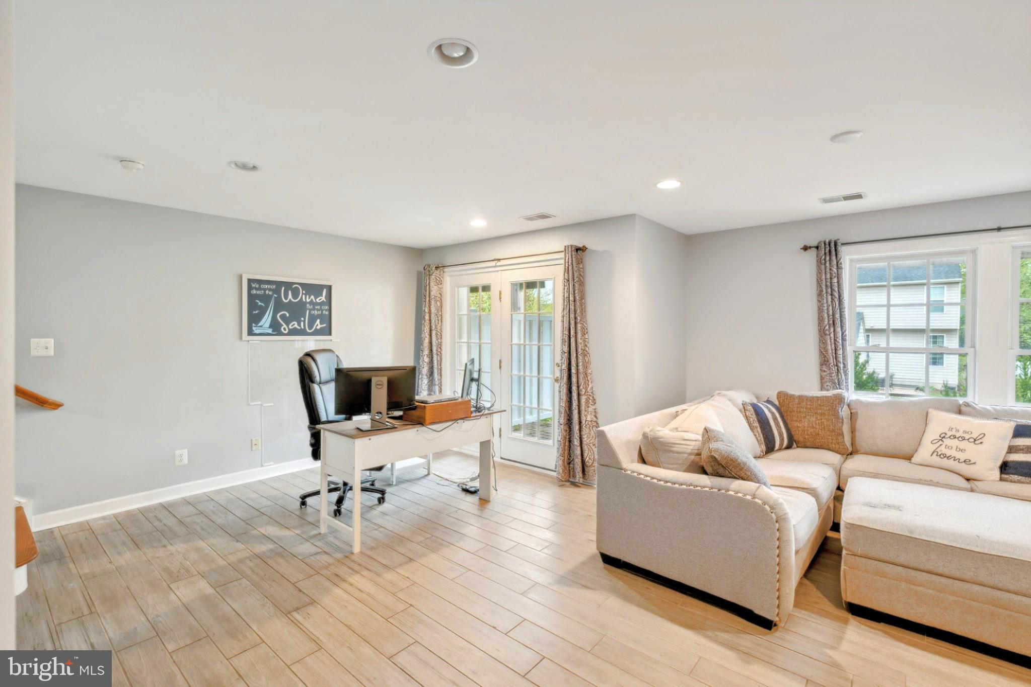 NORTHRIDGE VILLAGE - Residential