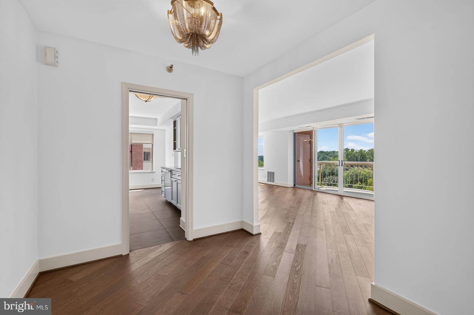 5802 NICHOLSON 2-706