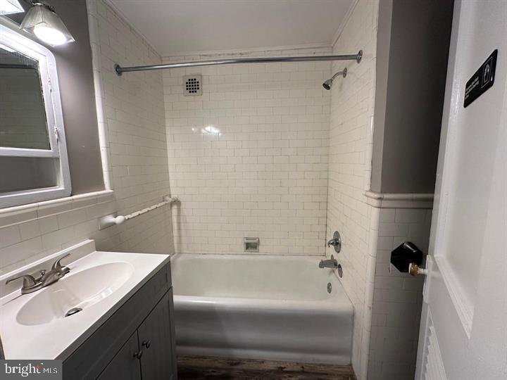 CENTER CITY - Residential Lease