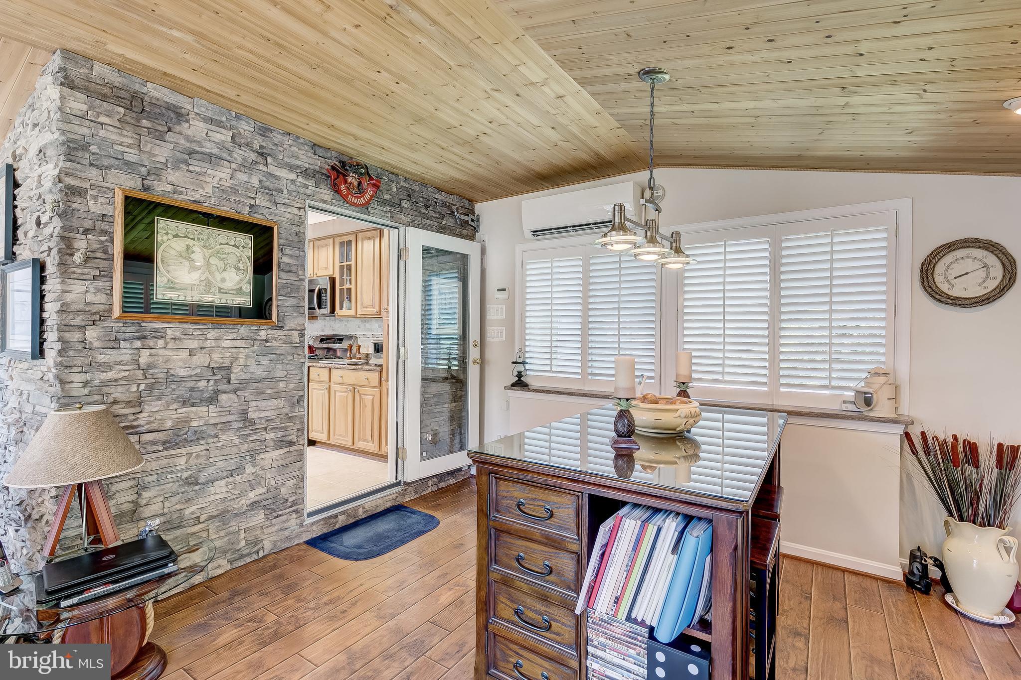 PERRY HALL - Residential