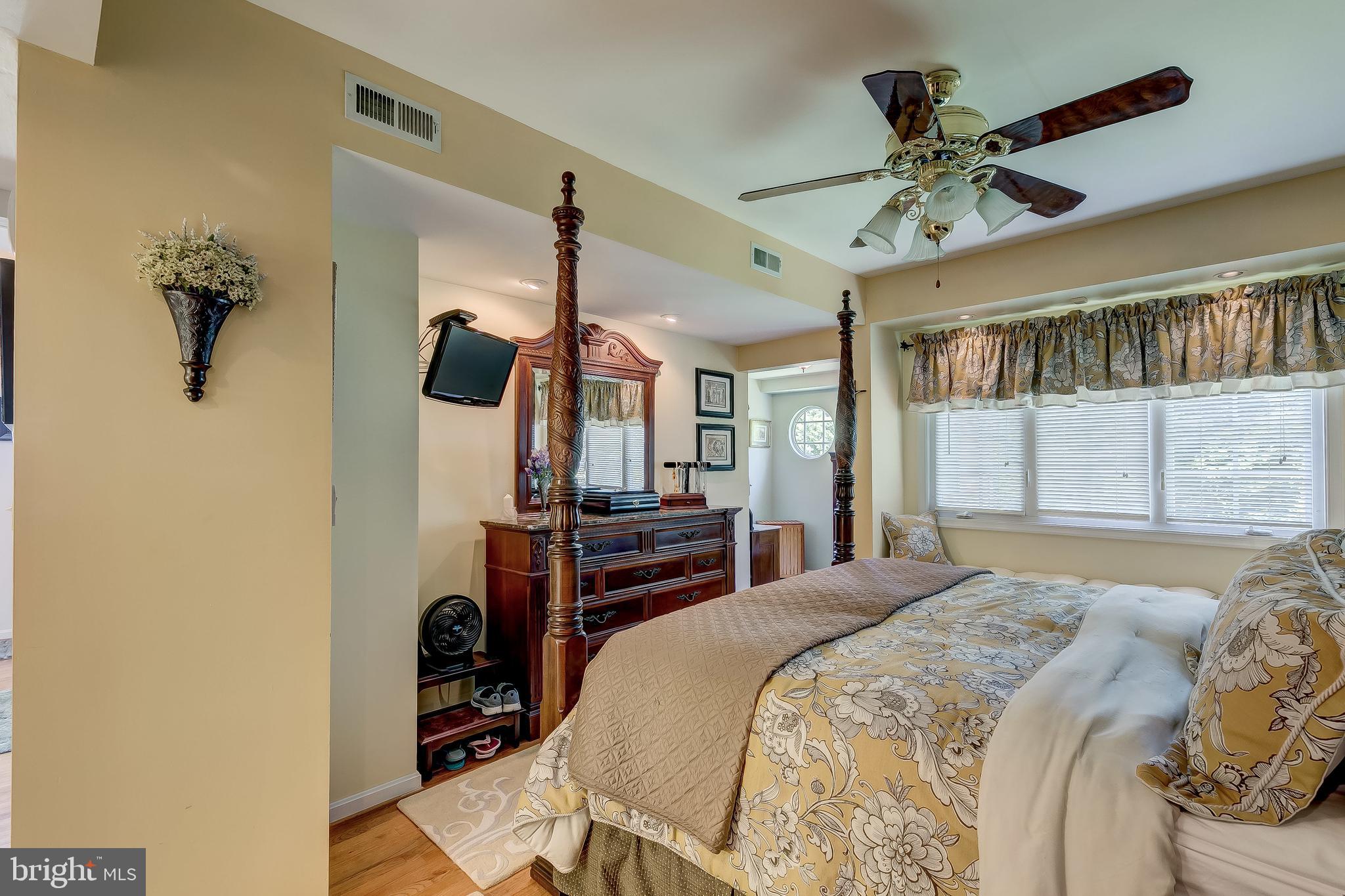 PERRY HALL - Residential