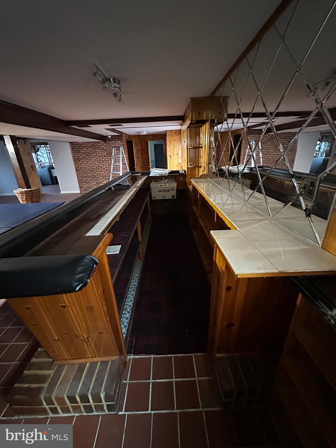 CAMELOT - Residential Lease