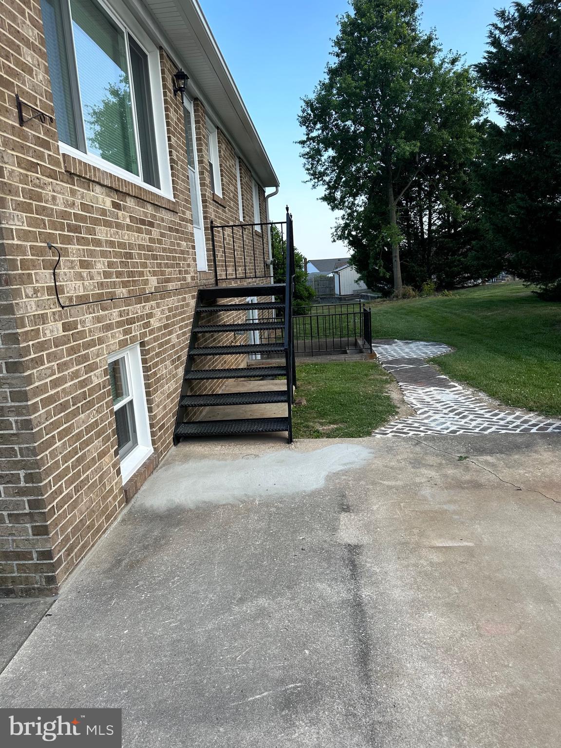 CAMELOT - Residential Lease