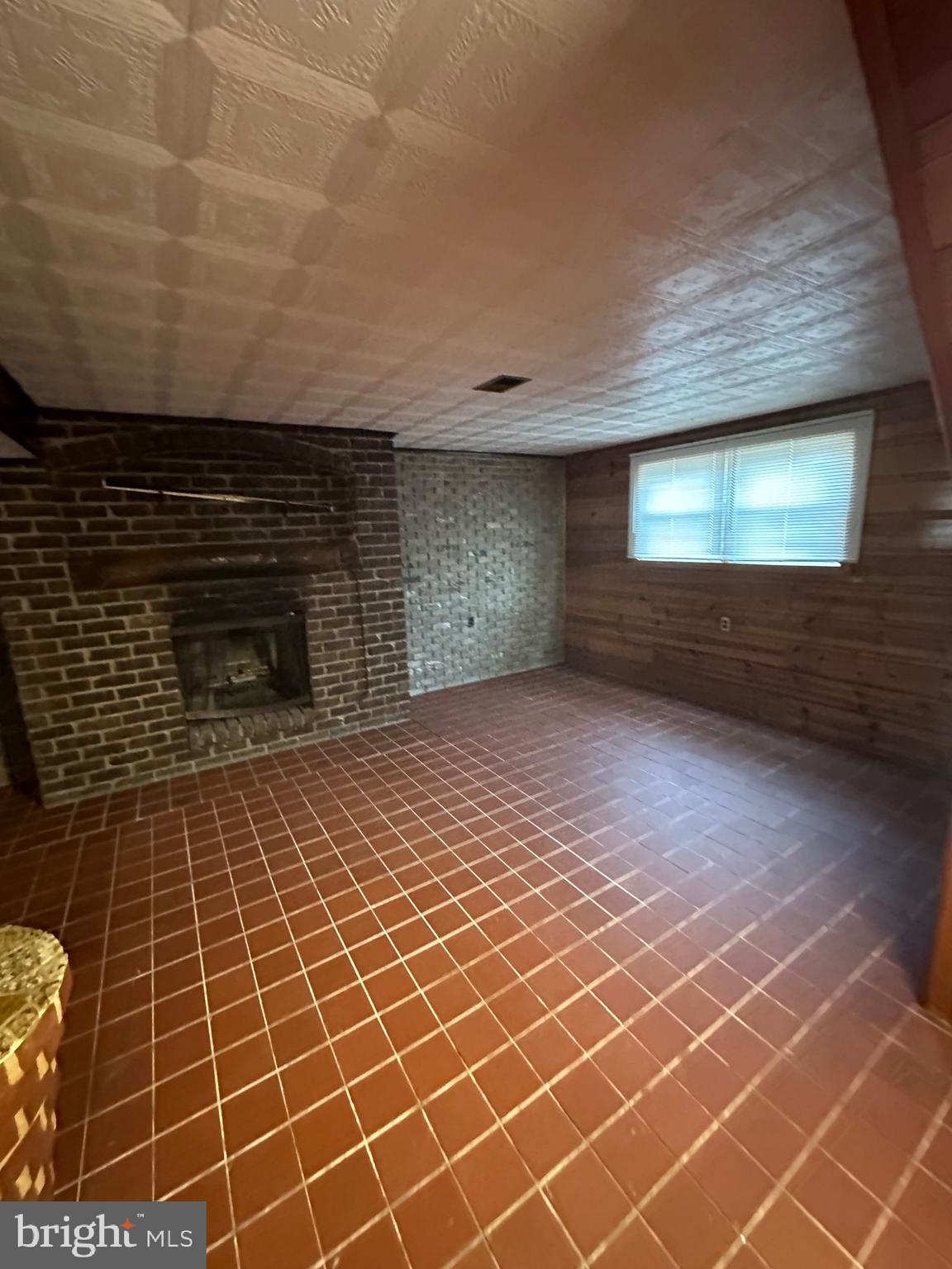 CAMELOT - Residential Lease