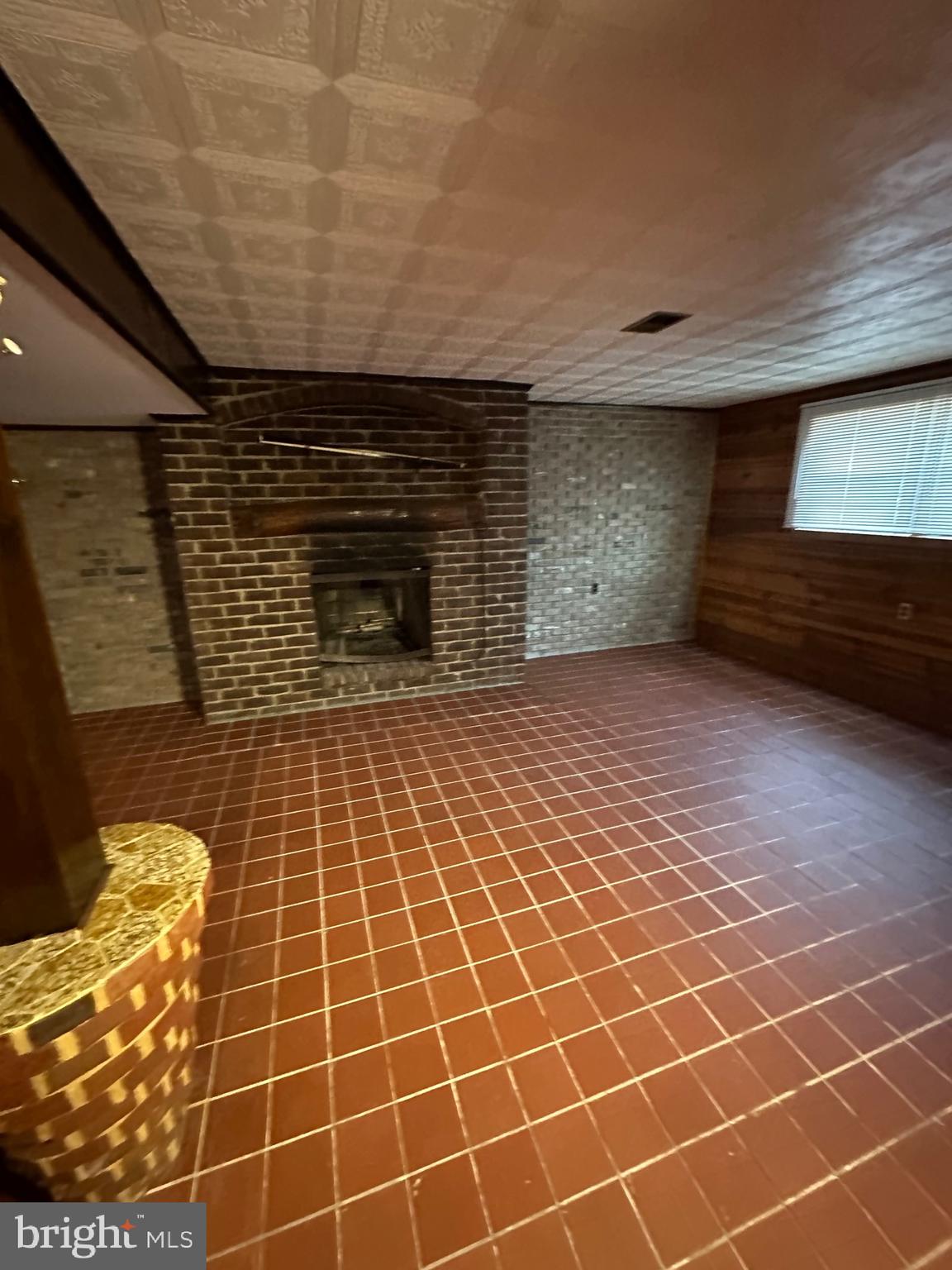 CAMELOT - Residential Lease