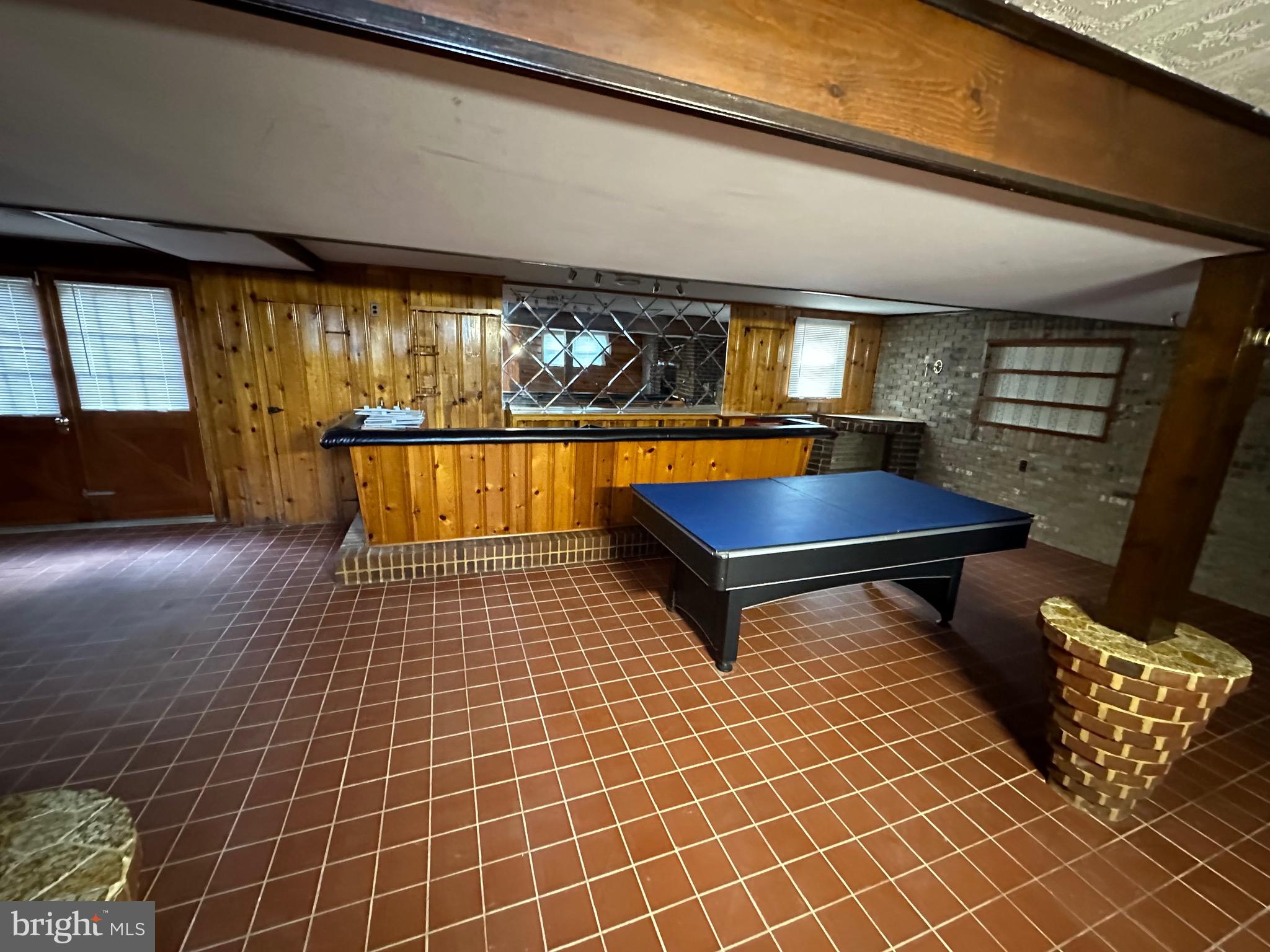 CAMELOT - Residential Lease