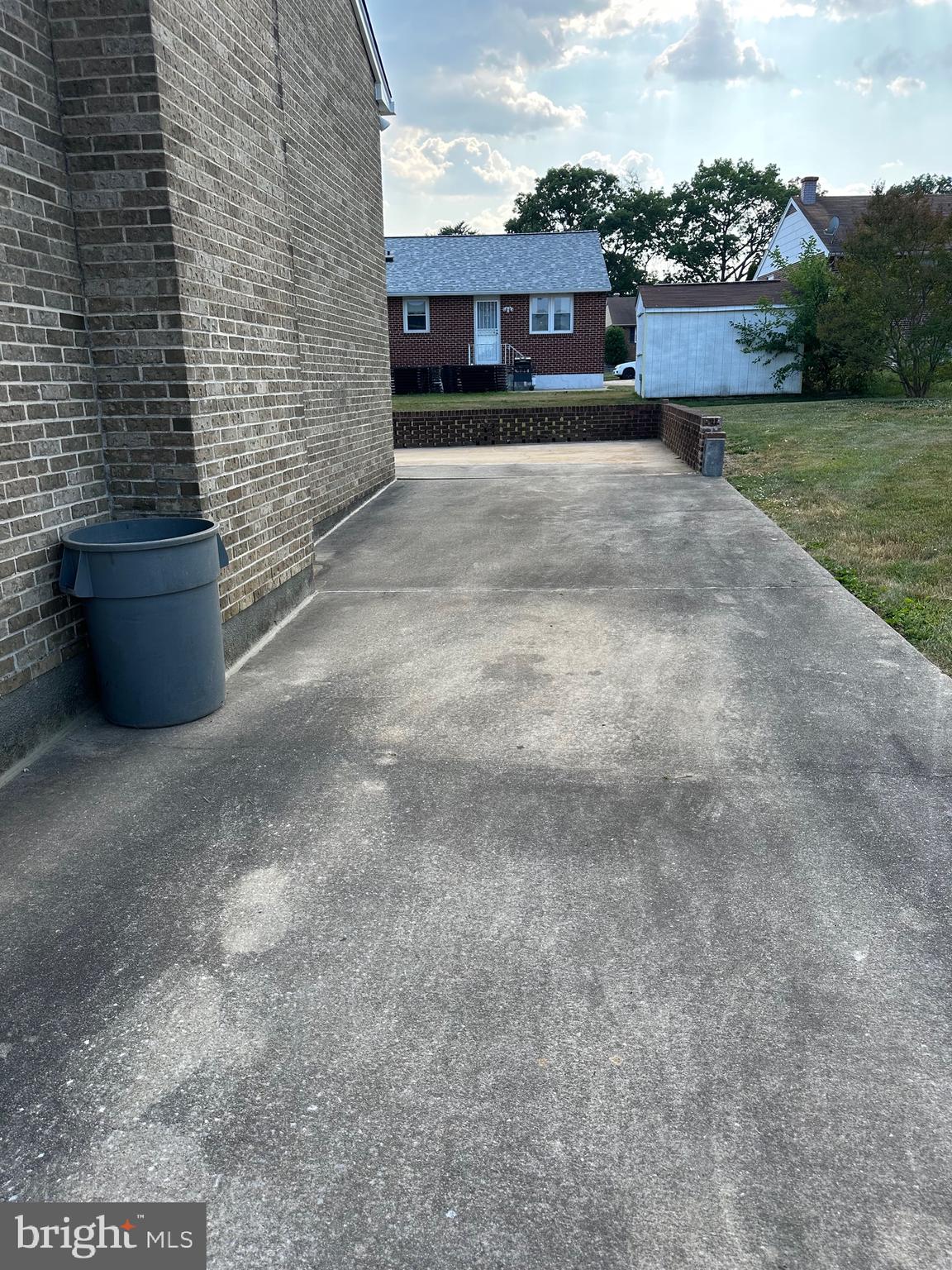 CAMELOT - Residential Lease