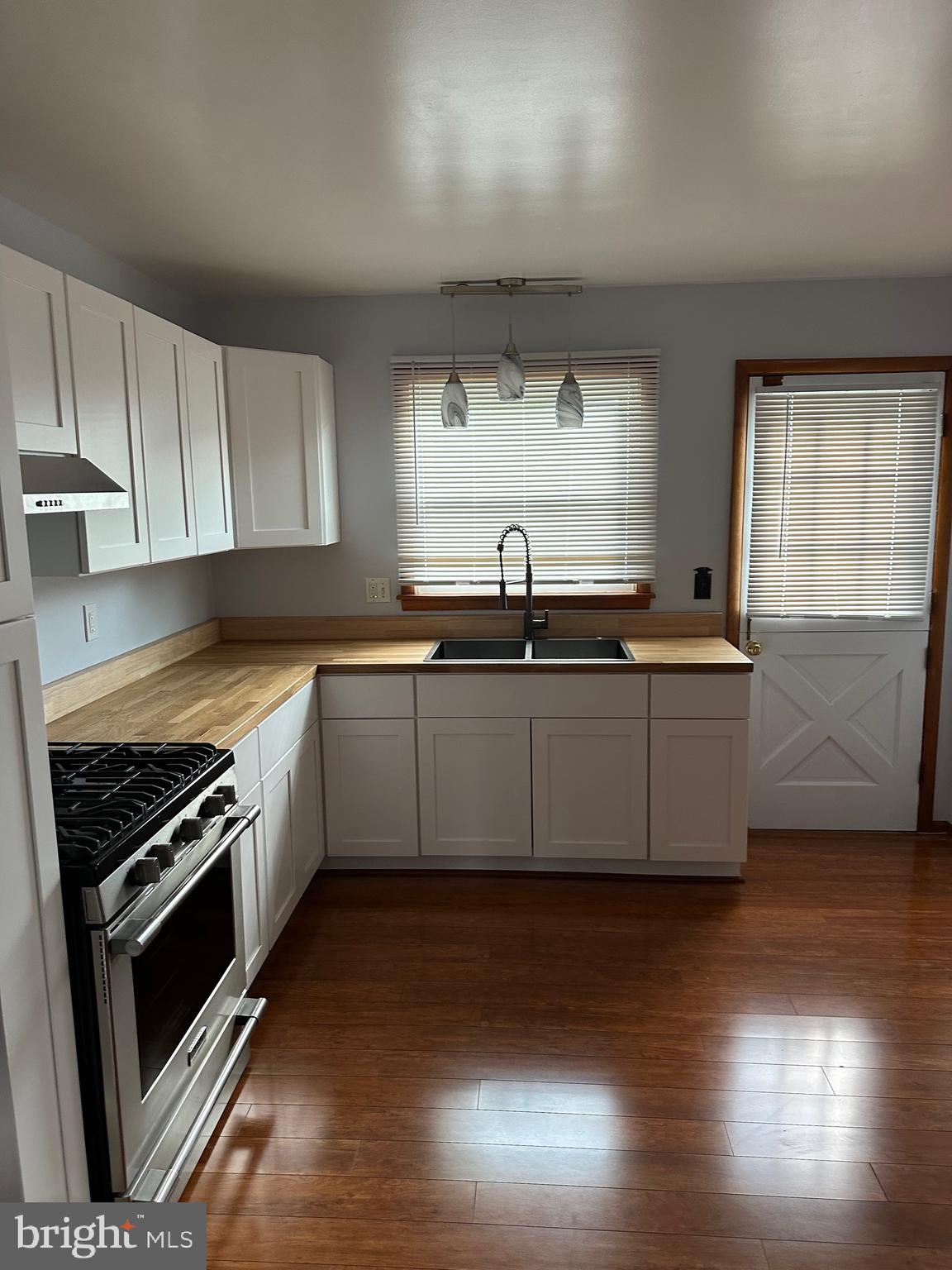 CAMELOT - Residential Lease