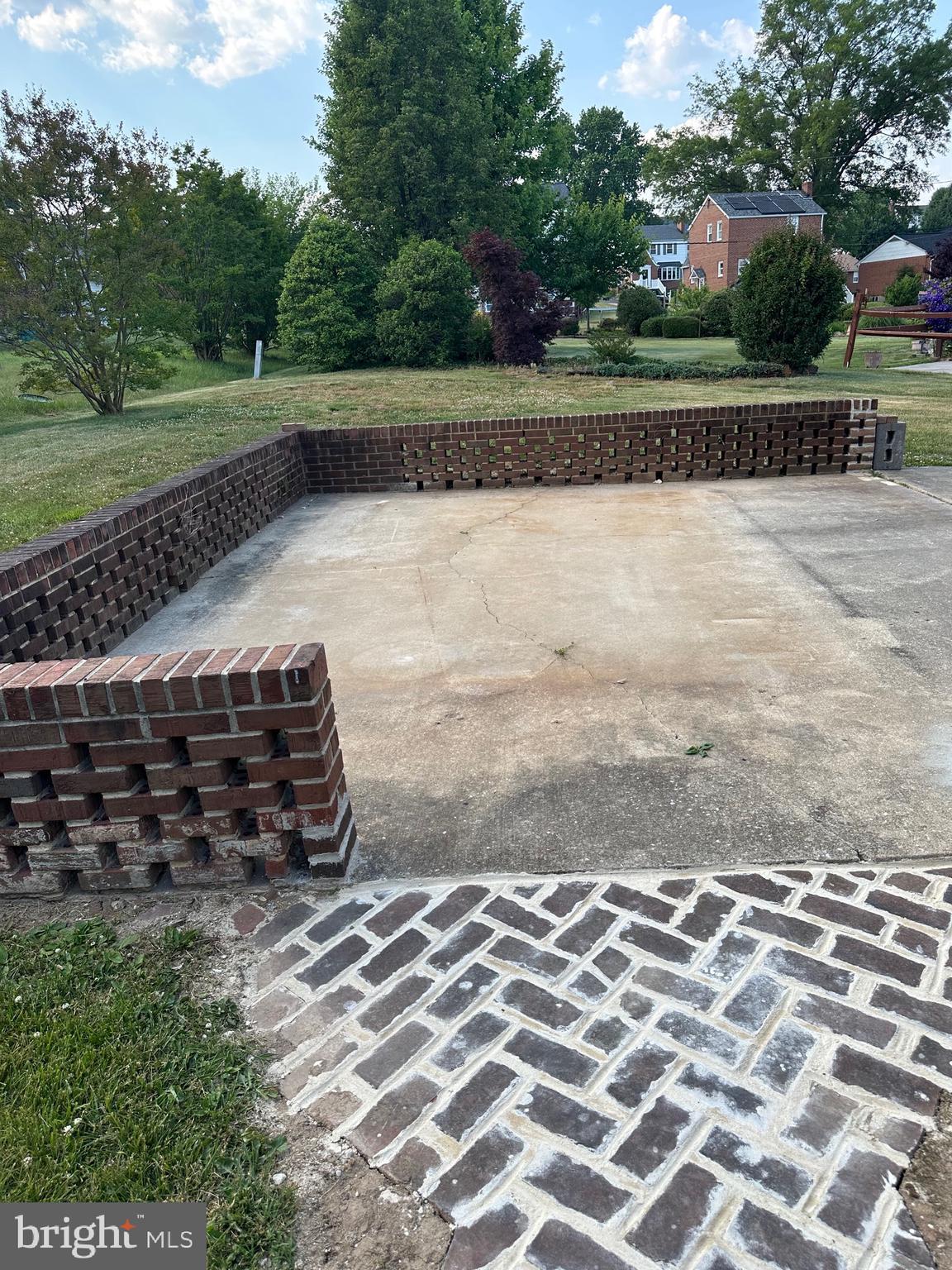 CAMELOT - Residential Lease