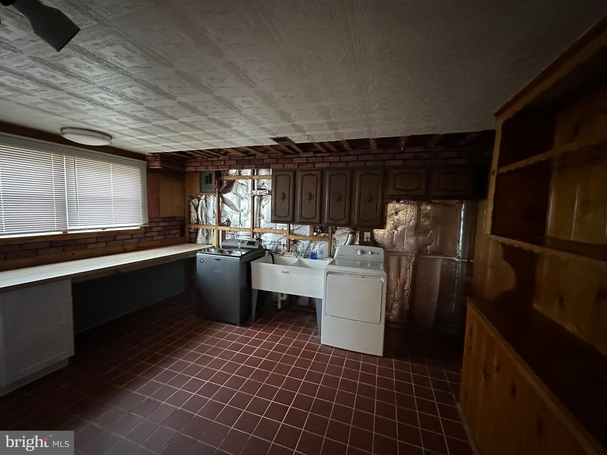 CAMELOT - Residential Lease