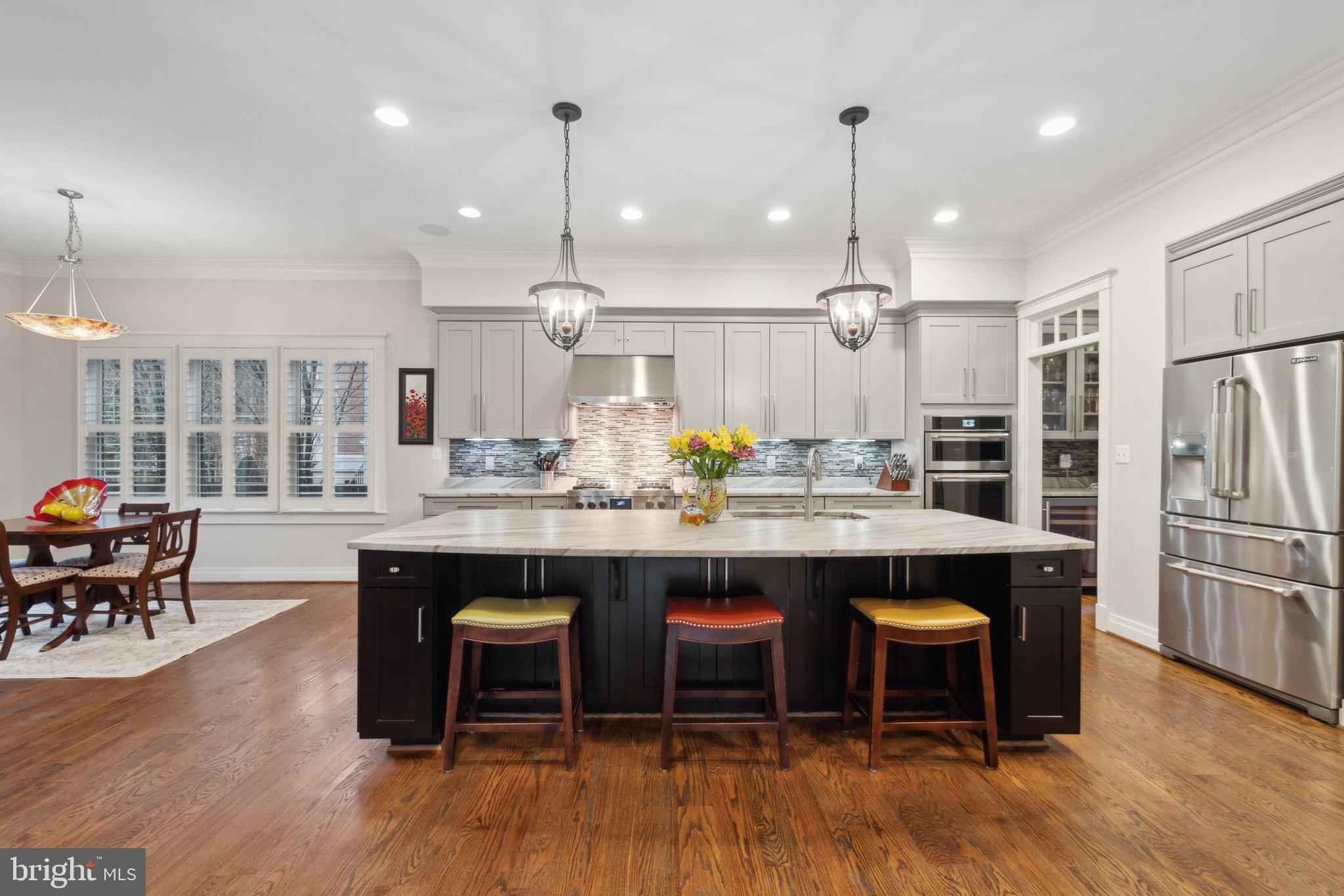 ADDISON HEIGHTS - Residential